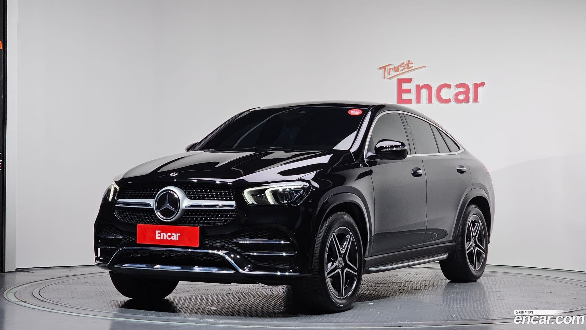 Main__Slider__Photo:GLE-Class Mercedes-Benz 2021.1-0