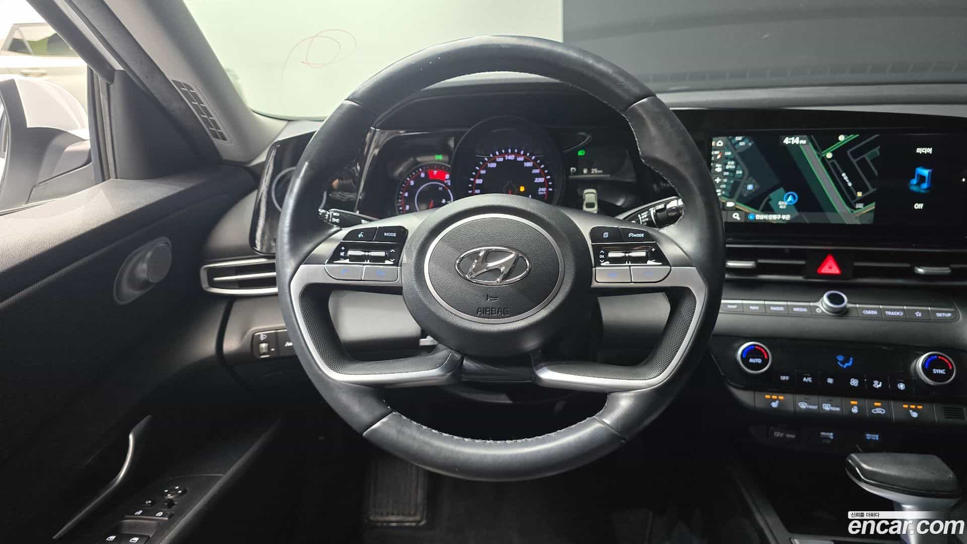 AVANTE Hyundai 2022.10-OPTION-017