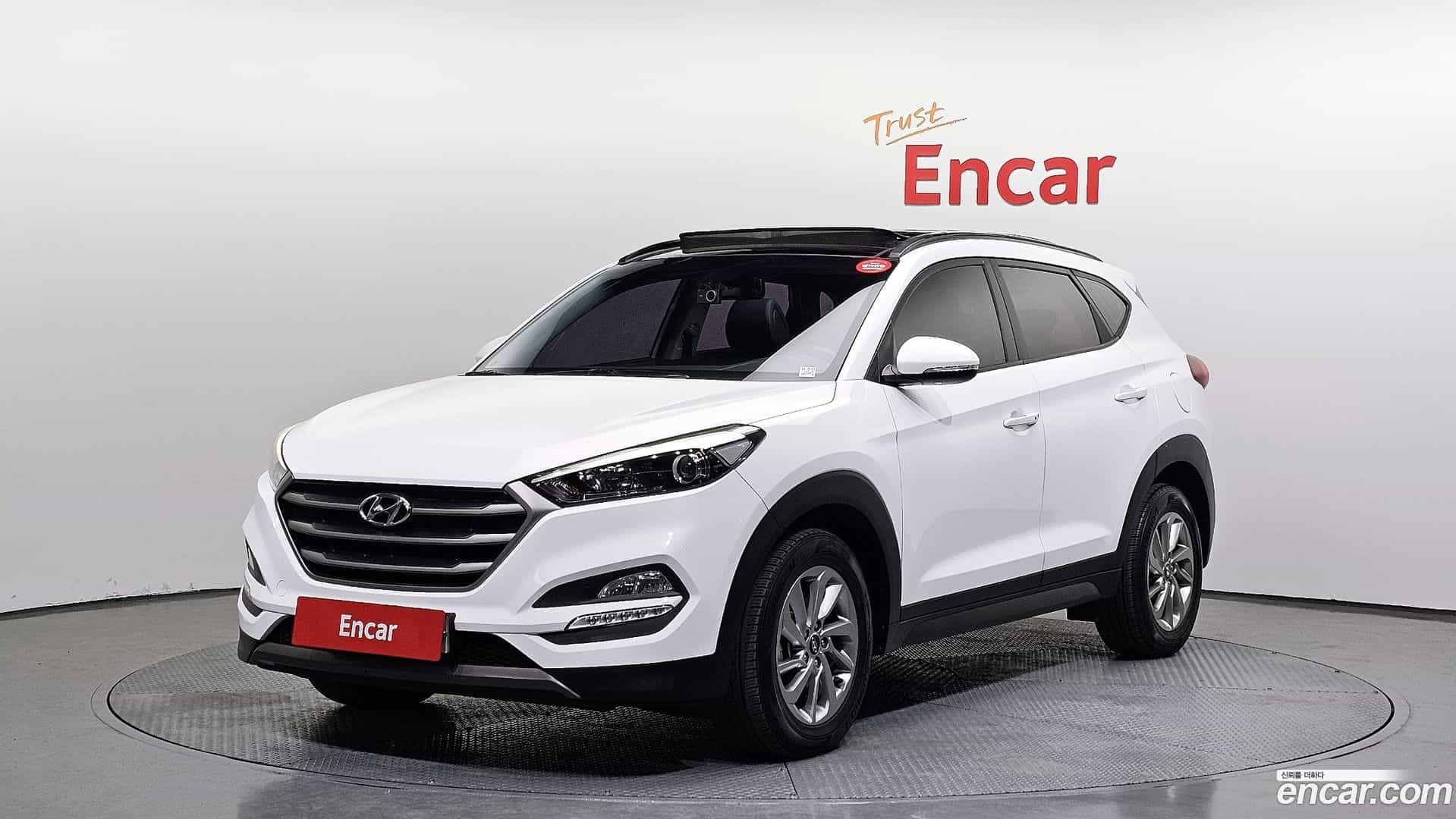 Tucson Hyundai 2015.2-OUTER-001