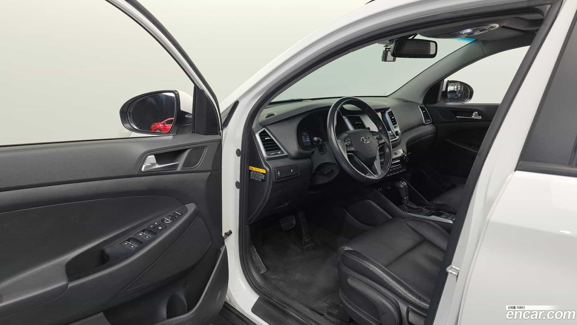 Tucson Hyundai 2015.2-INNER-010
