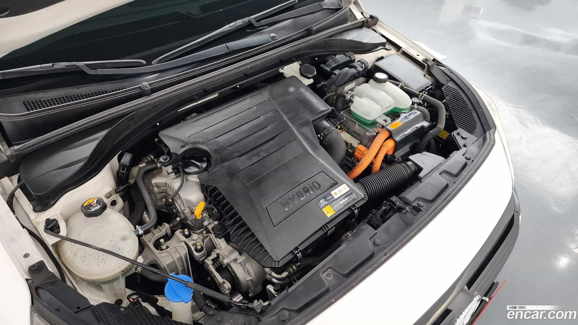 Ioniq Hyundai 2016.1-INNER-006
