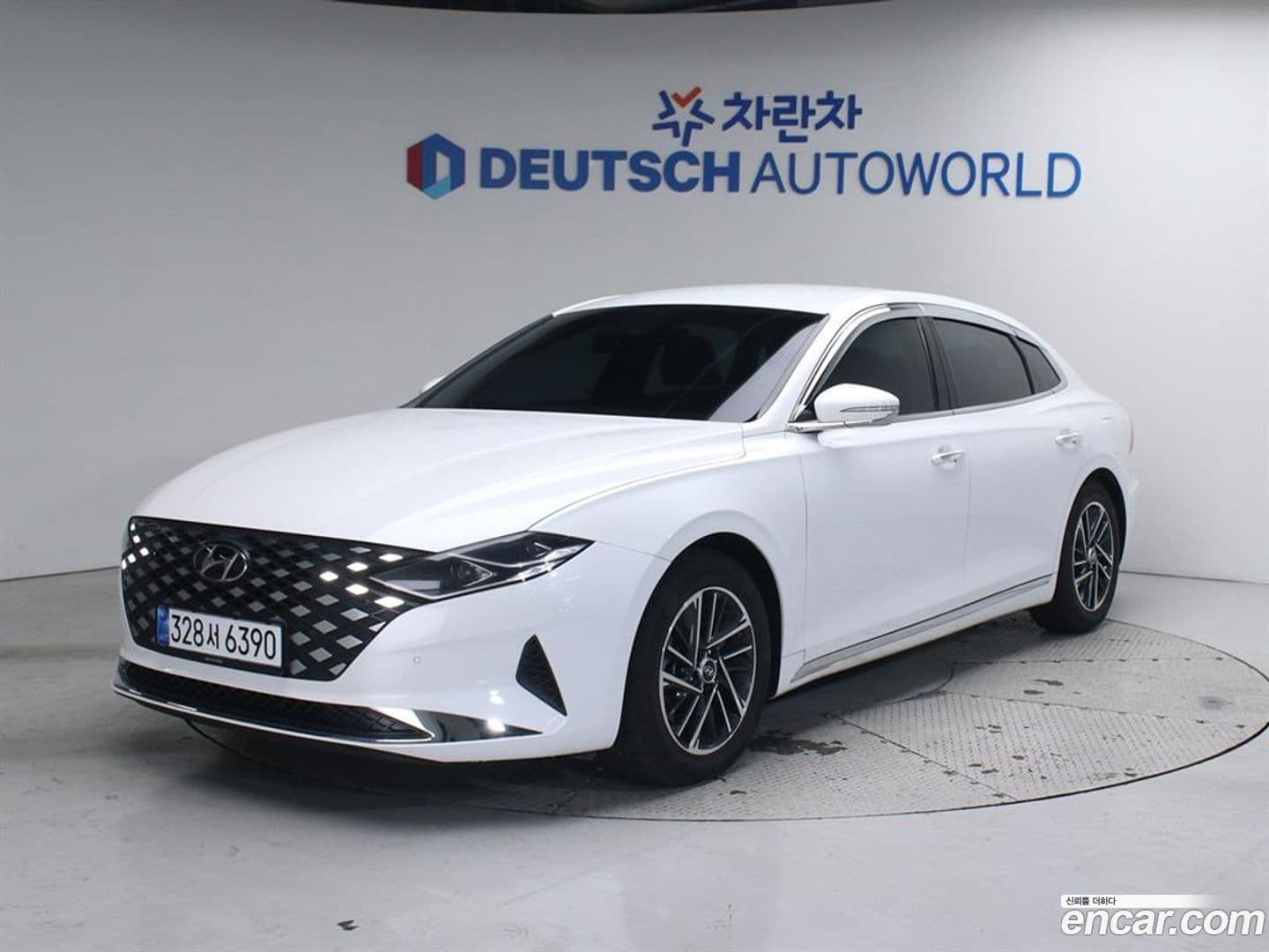 Main__Slider__Photo:Grandeur Hyundai 2021.4-0