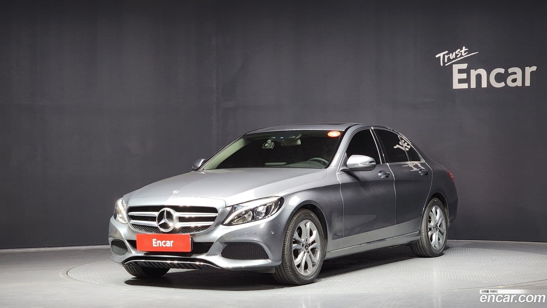 Main__Slider__Photo:C-Class Mercedes-Benz 2017.5-0