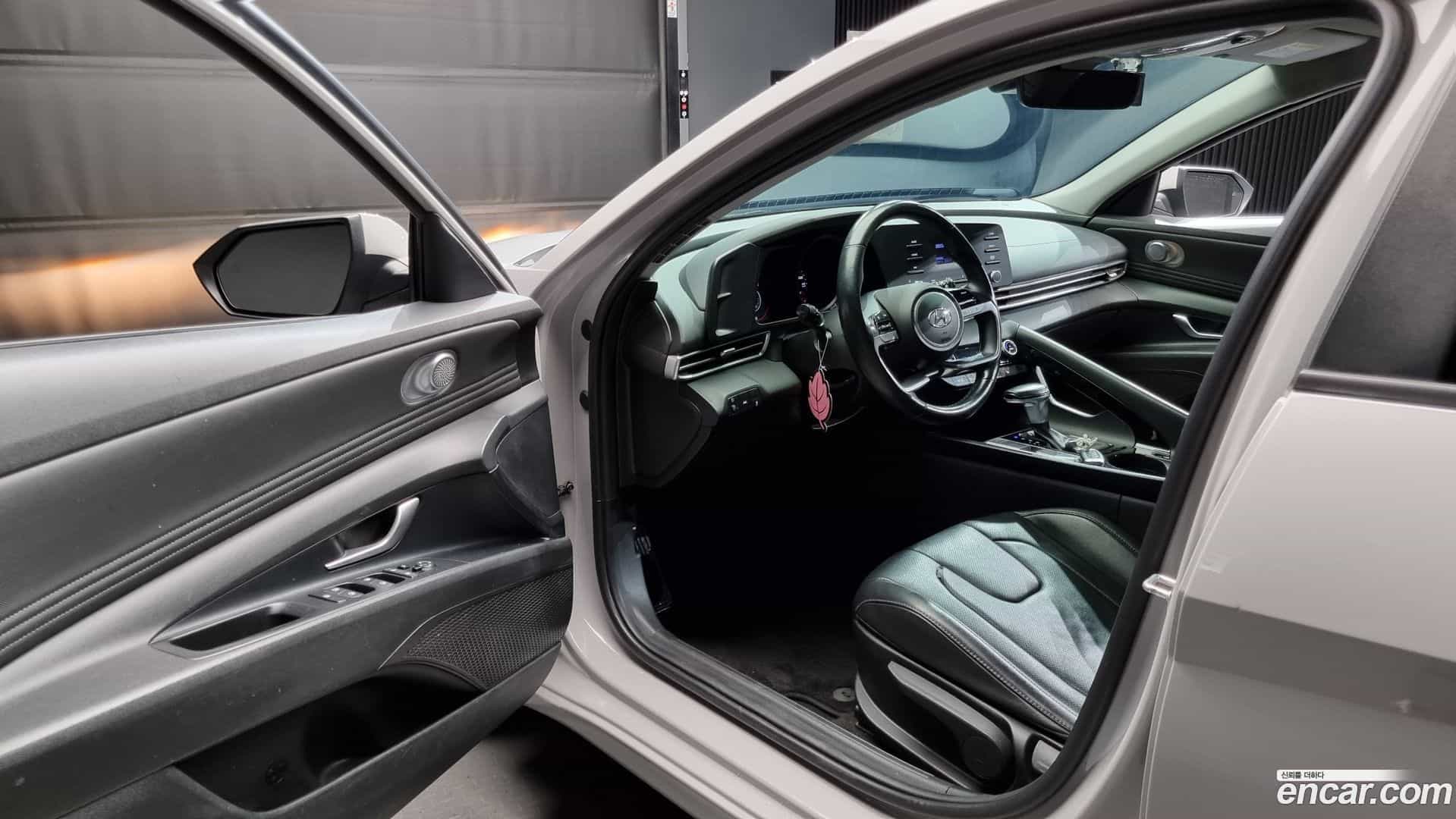 AVANTE Hyundai 2021.4-OPTION-015