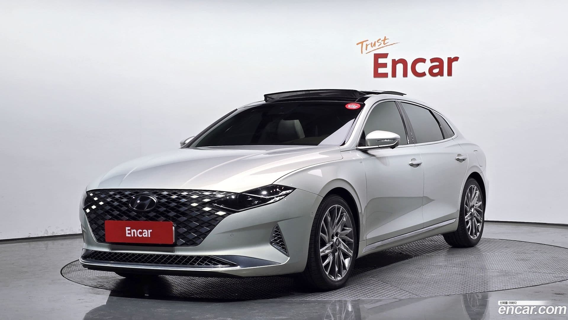 Main__Slider__Photo:Grandeur Hyundai 2020.8-0