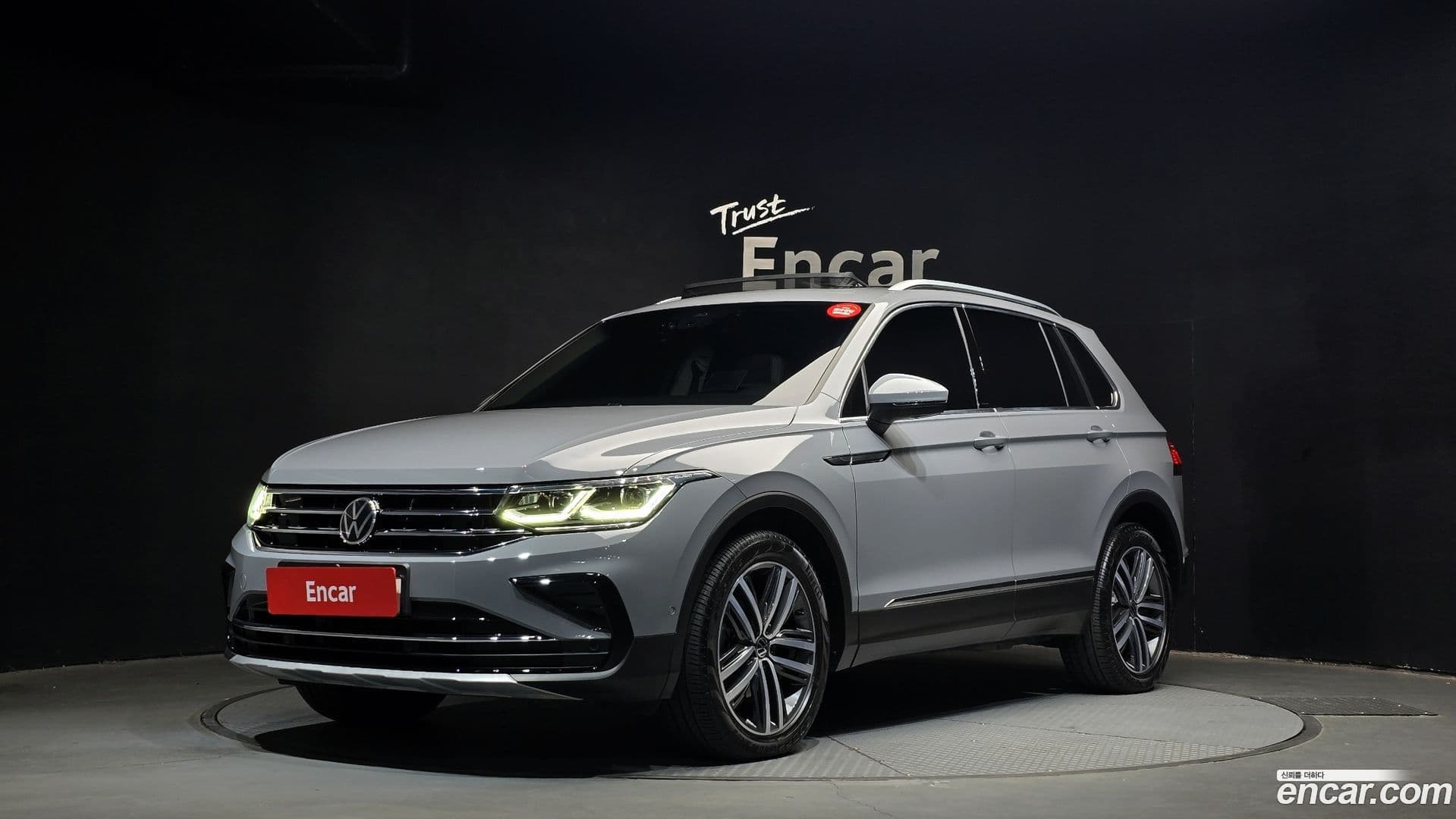Main__Slider__Photo:Tiguan Volkswagen 2021.8-0
