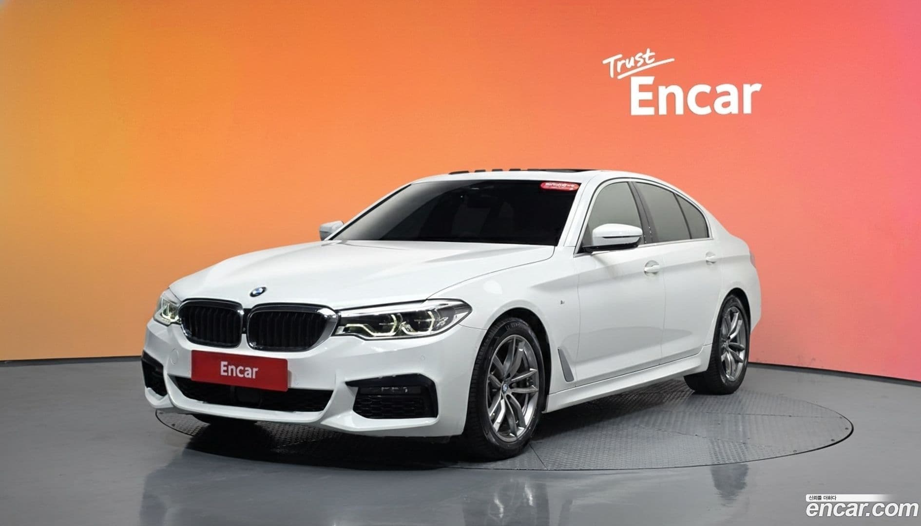 Main__Slider__Photo:5-Series BMW 2019.10-0