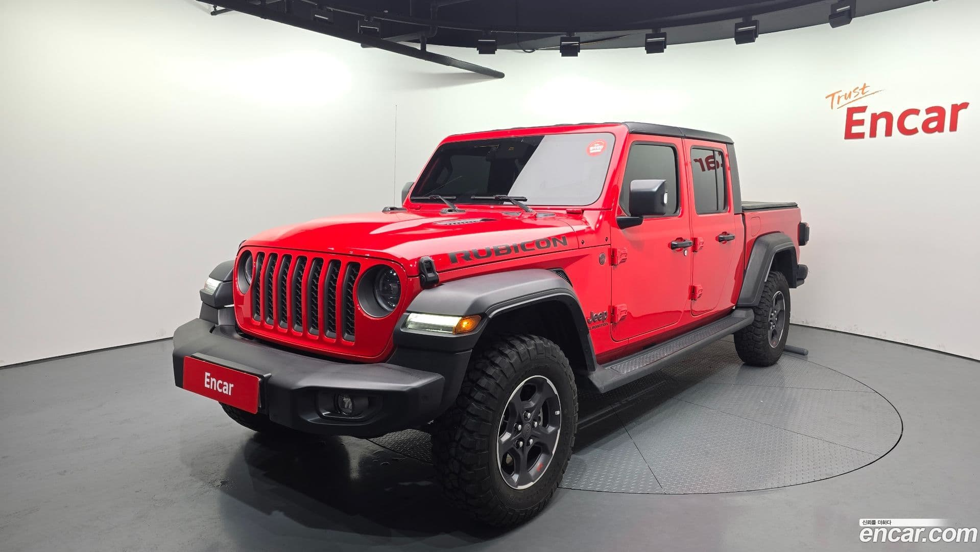 Main__Slider__Photo:Gladiator Jeep 2023.11-0