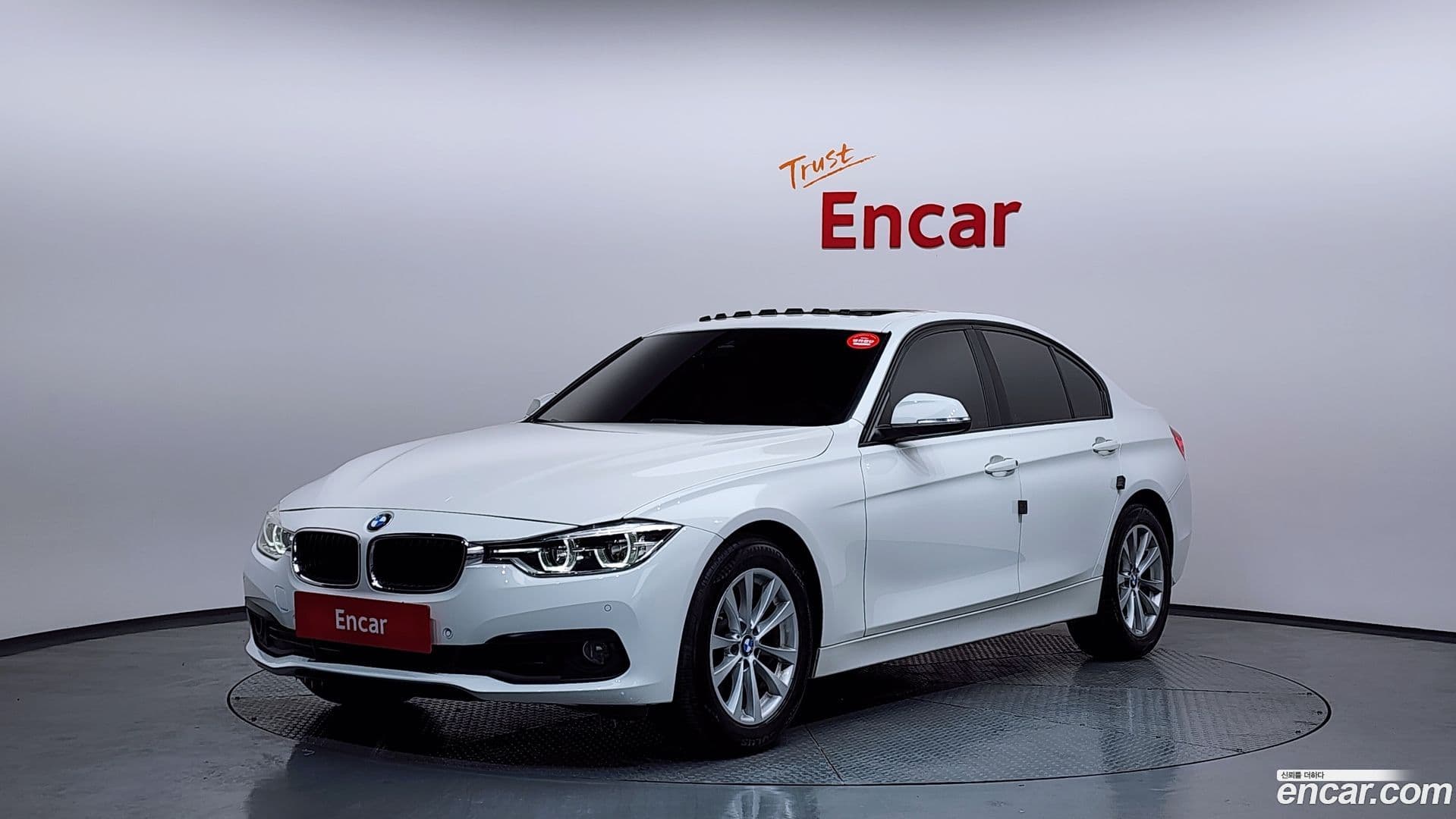Main__Slider__Photo:3-Series BMW 2016.10-0