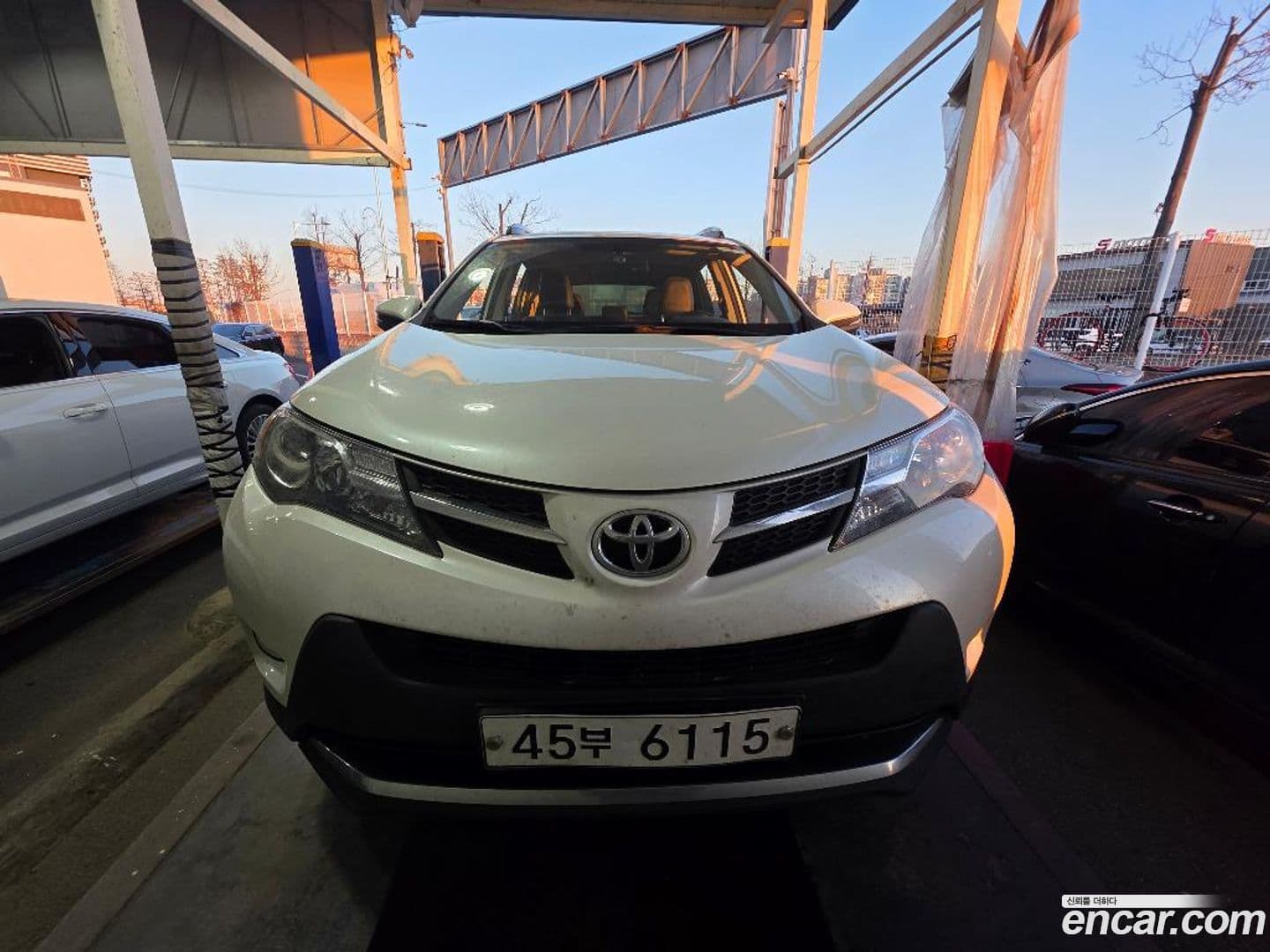 Main__Slider__Photo:RAV4 Toyota 2014.10-0