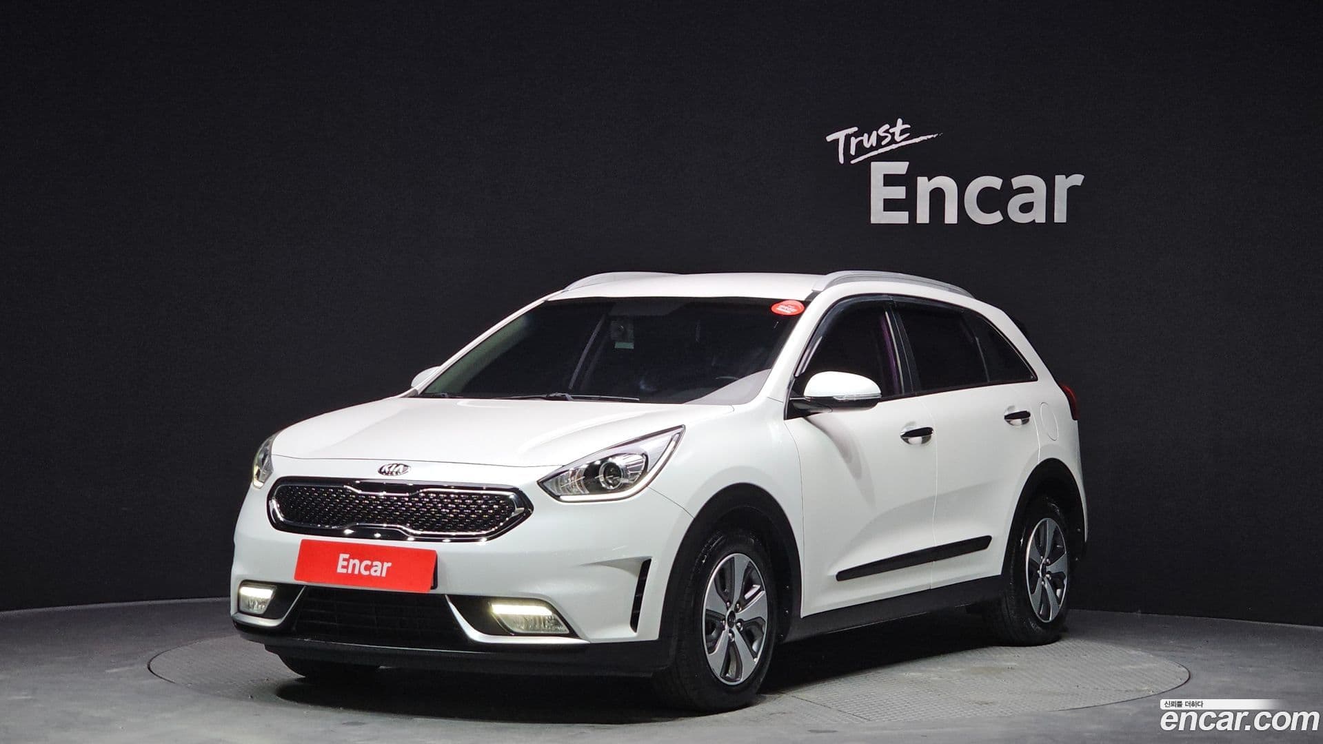 Main__Slider__Photo:Niro Kia 2016.6-0