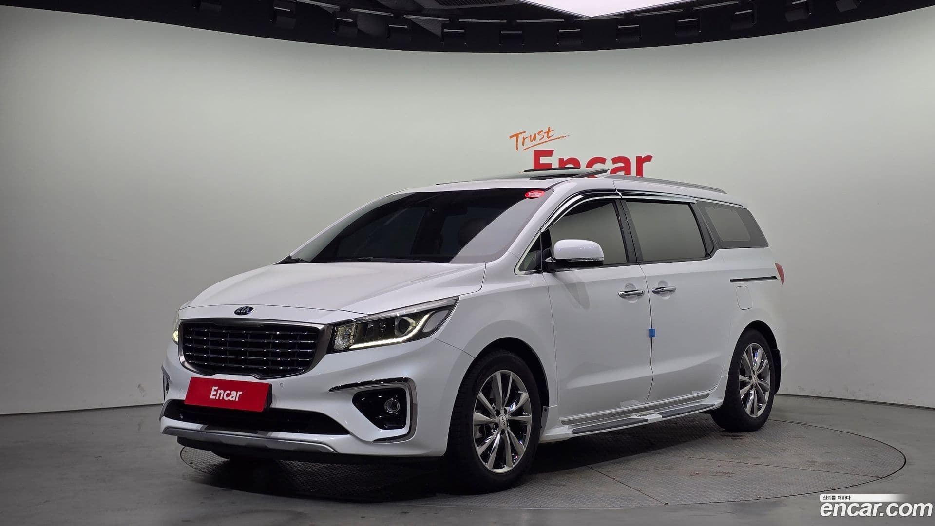 Main__Slider__Photo:Canival Kia 2018.8-0