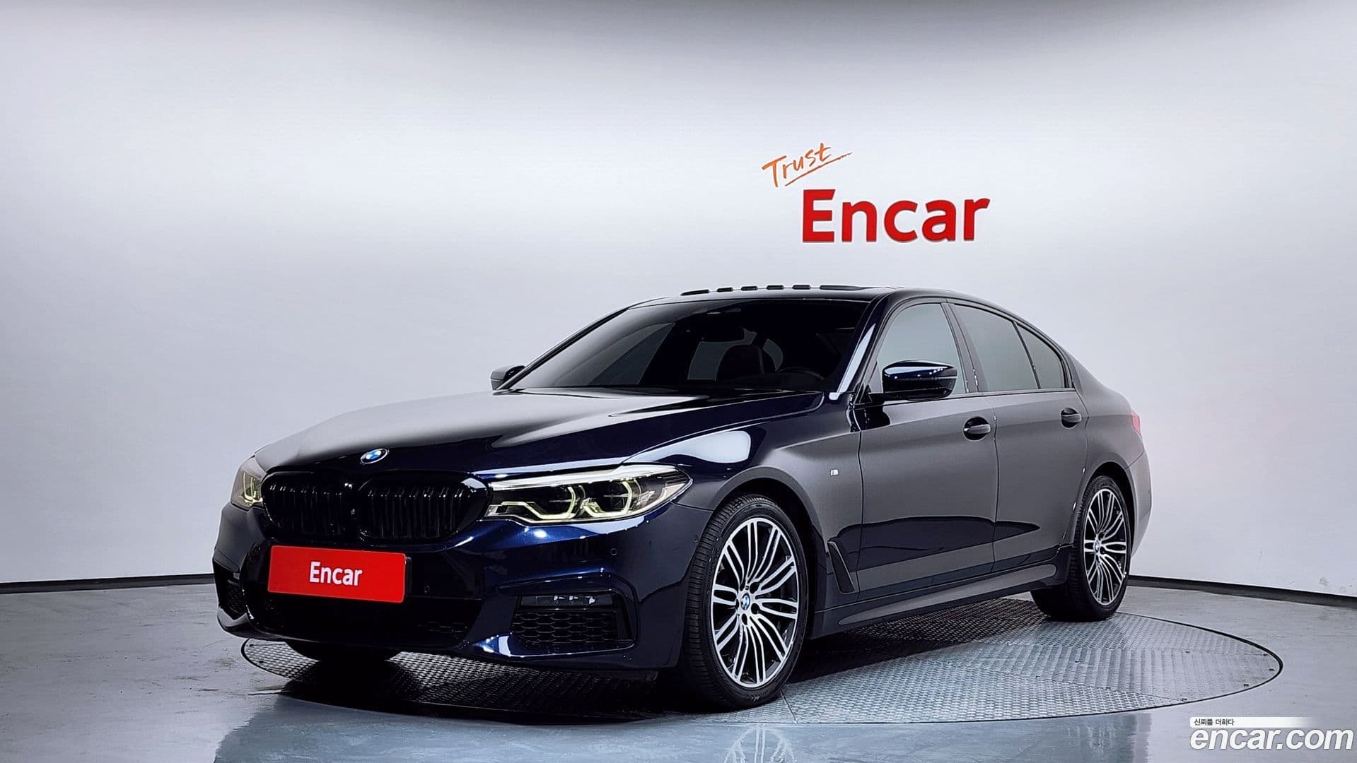 Main__Slider__Photo:5-Series BMW 2019.10-0