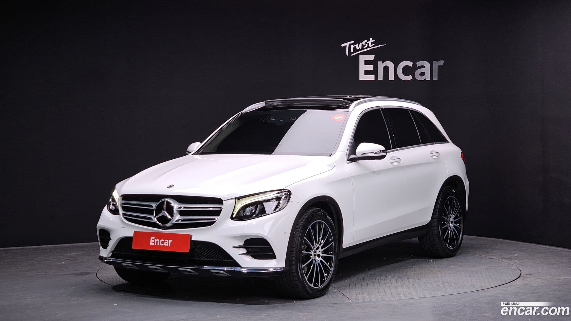 Main__Slider__Photo:GLC-Class Mercedes-Benz 2018.7-0