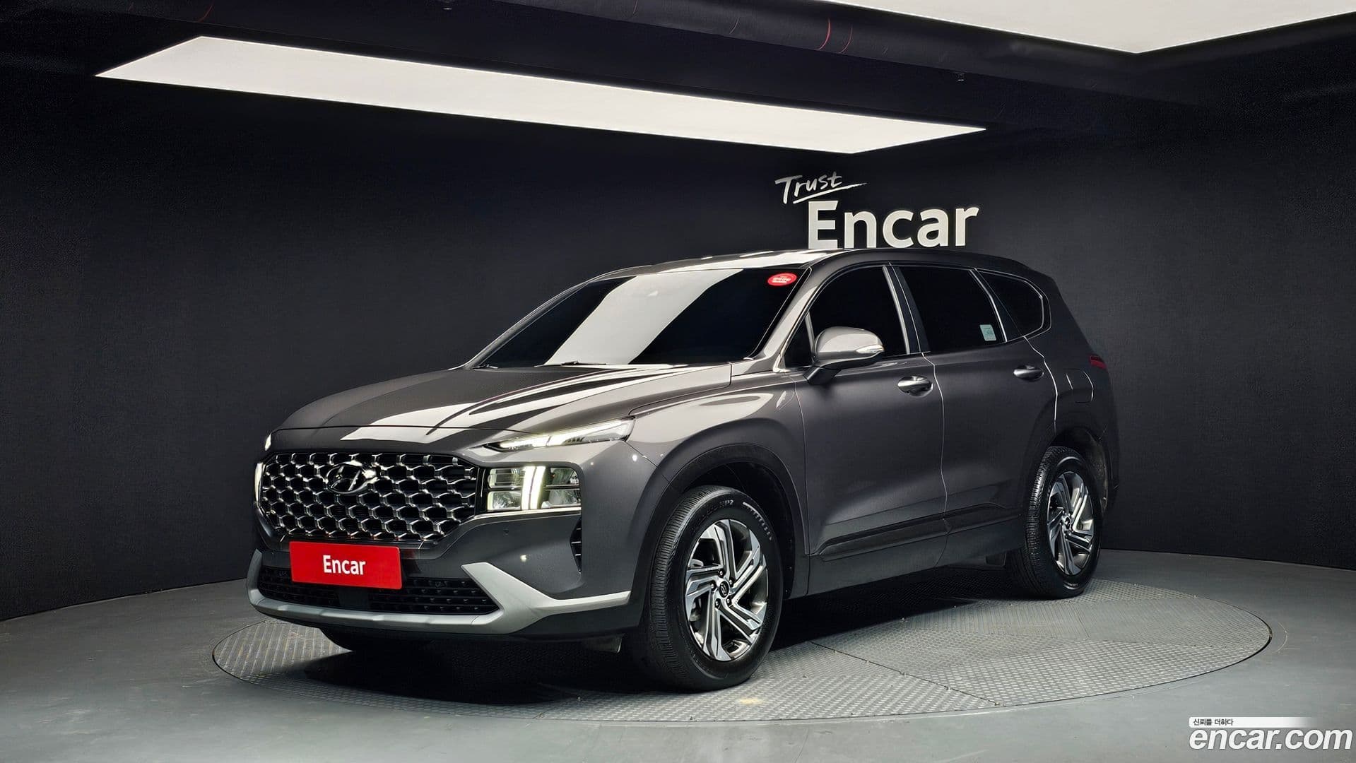 Main__Slider__Photo:Santafe Hyundai 2022.4-0