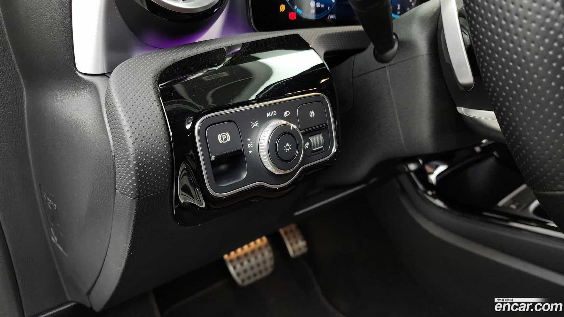 CLA-Class Mercedes-Benz 2022.1-OPTION-023