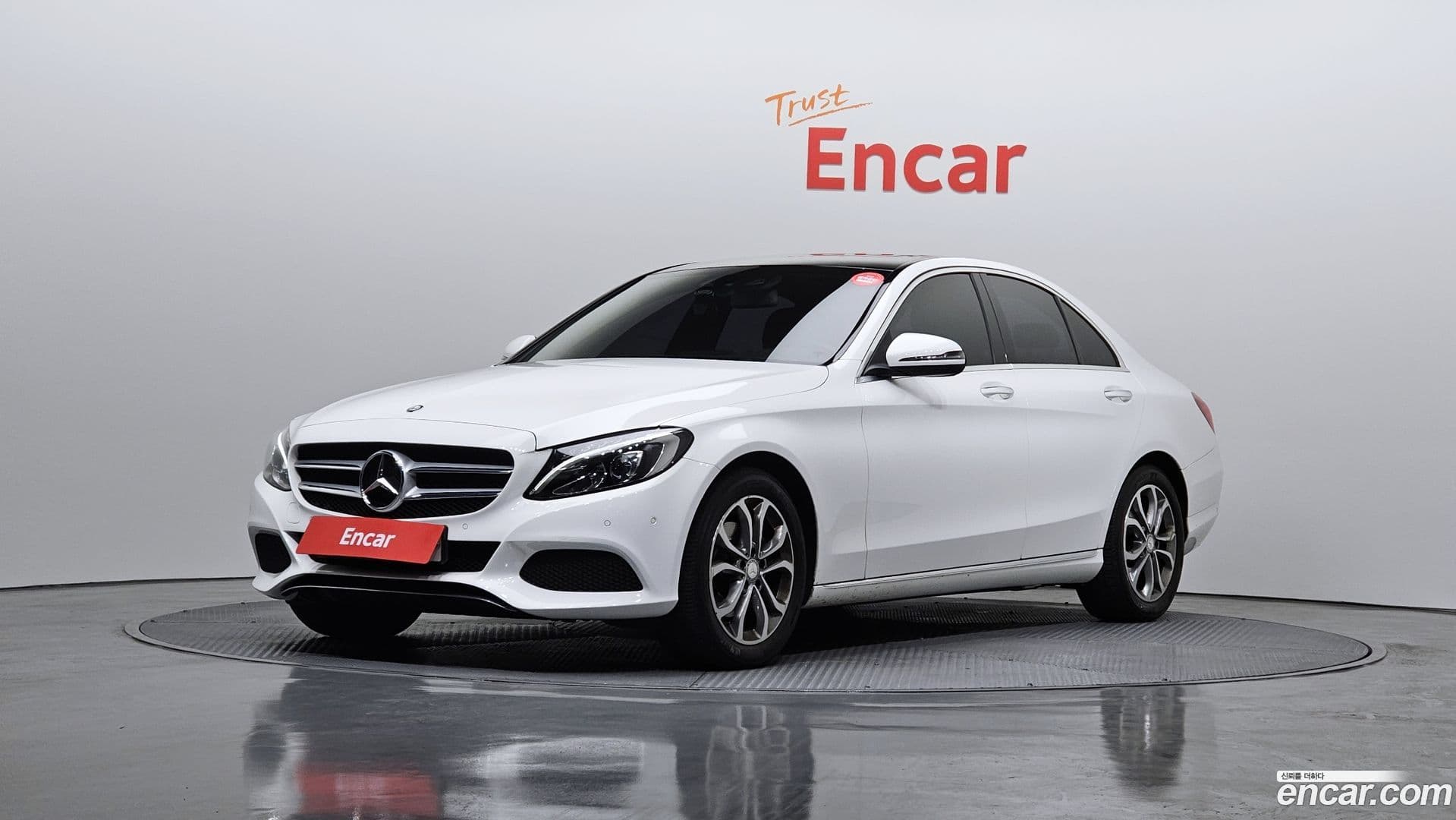 Main__Slider__Photo:C-Class Mercedes-Benz 2015.7-0