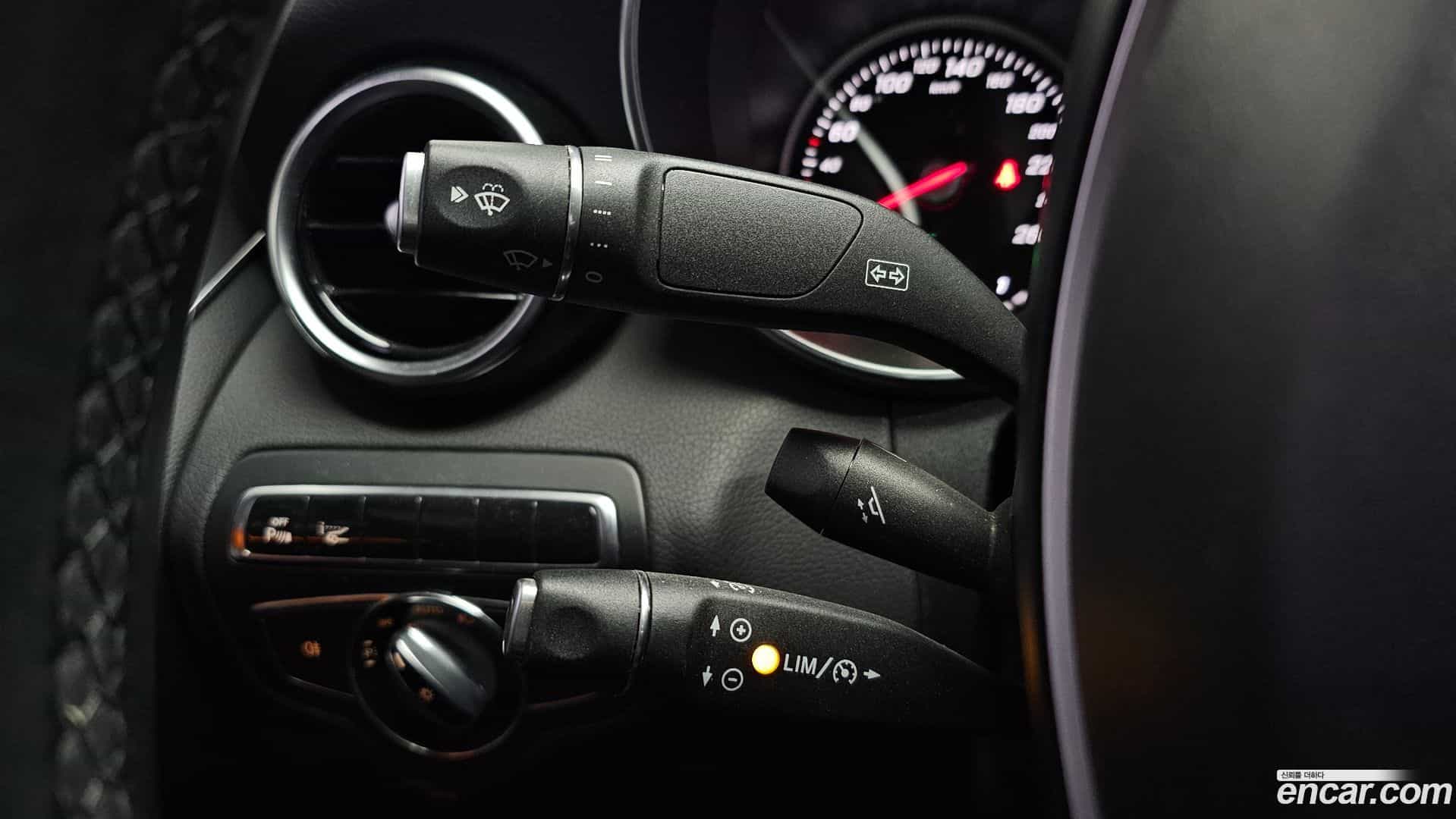 C-Class Mercedes-Benz 2015.7-OPTION-020