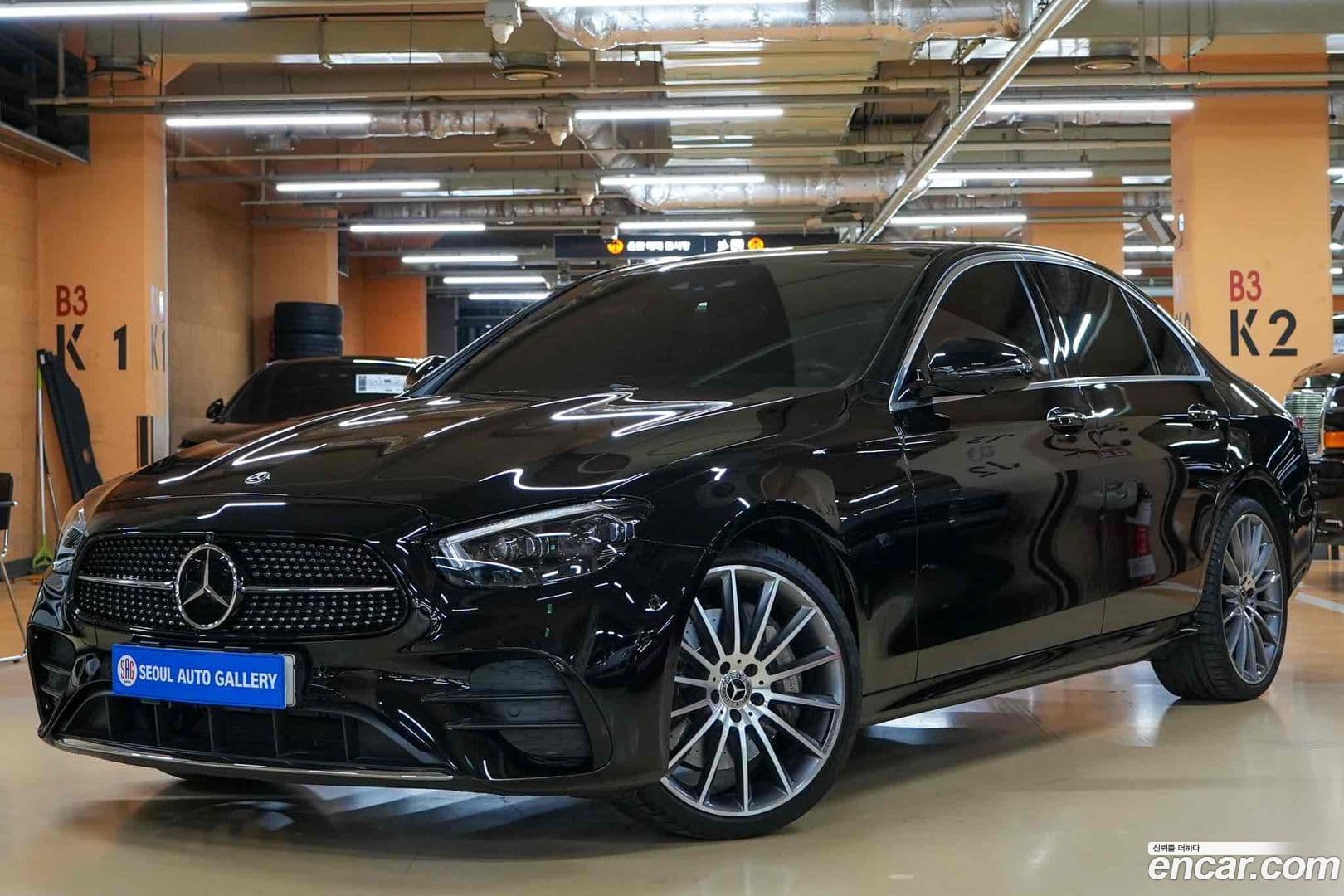 Main__Slider__Photo:E-Class Mercedes-Benz 2021.11-0