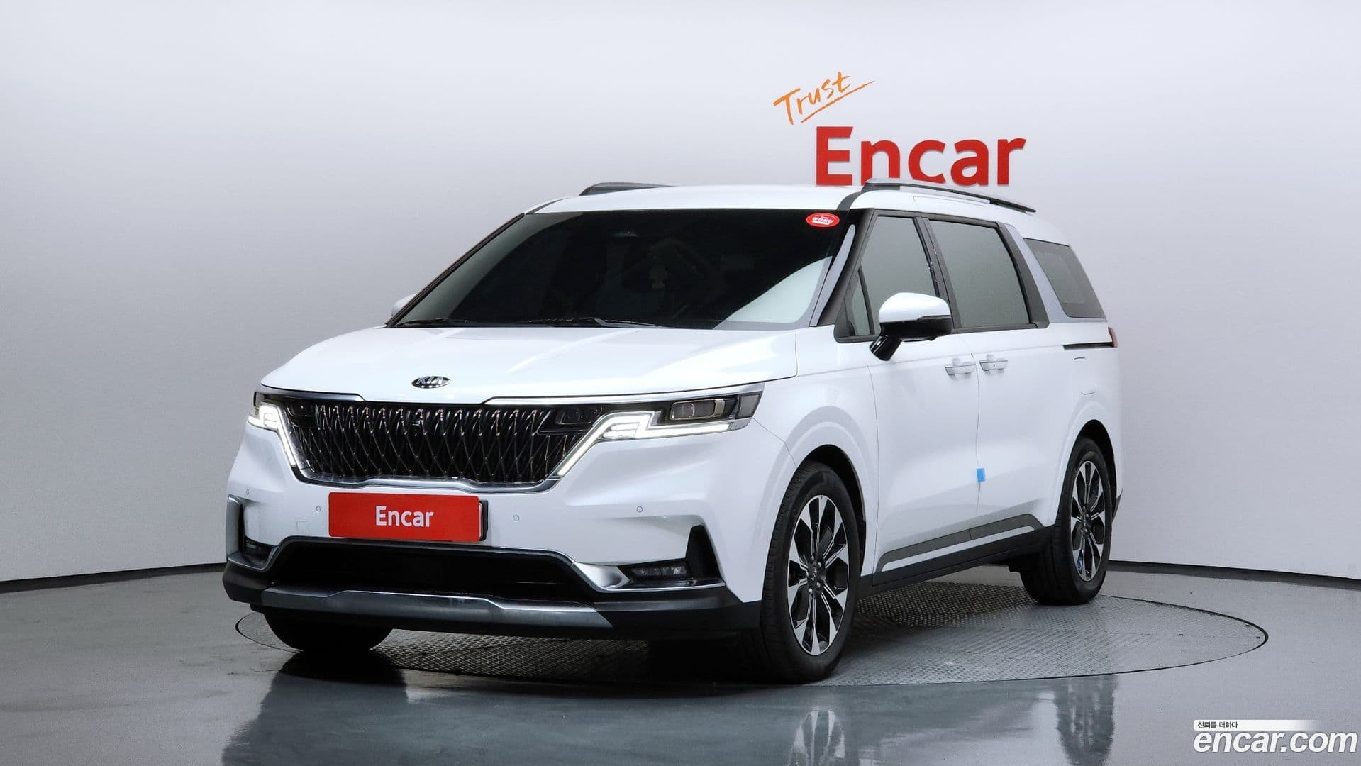 Main__Slider__Photo:Canival Kia 2021.1-0