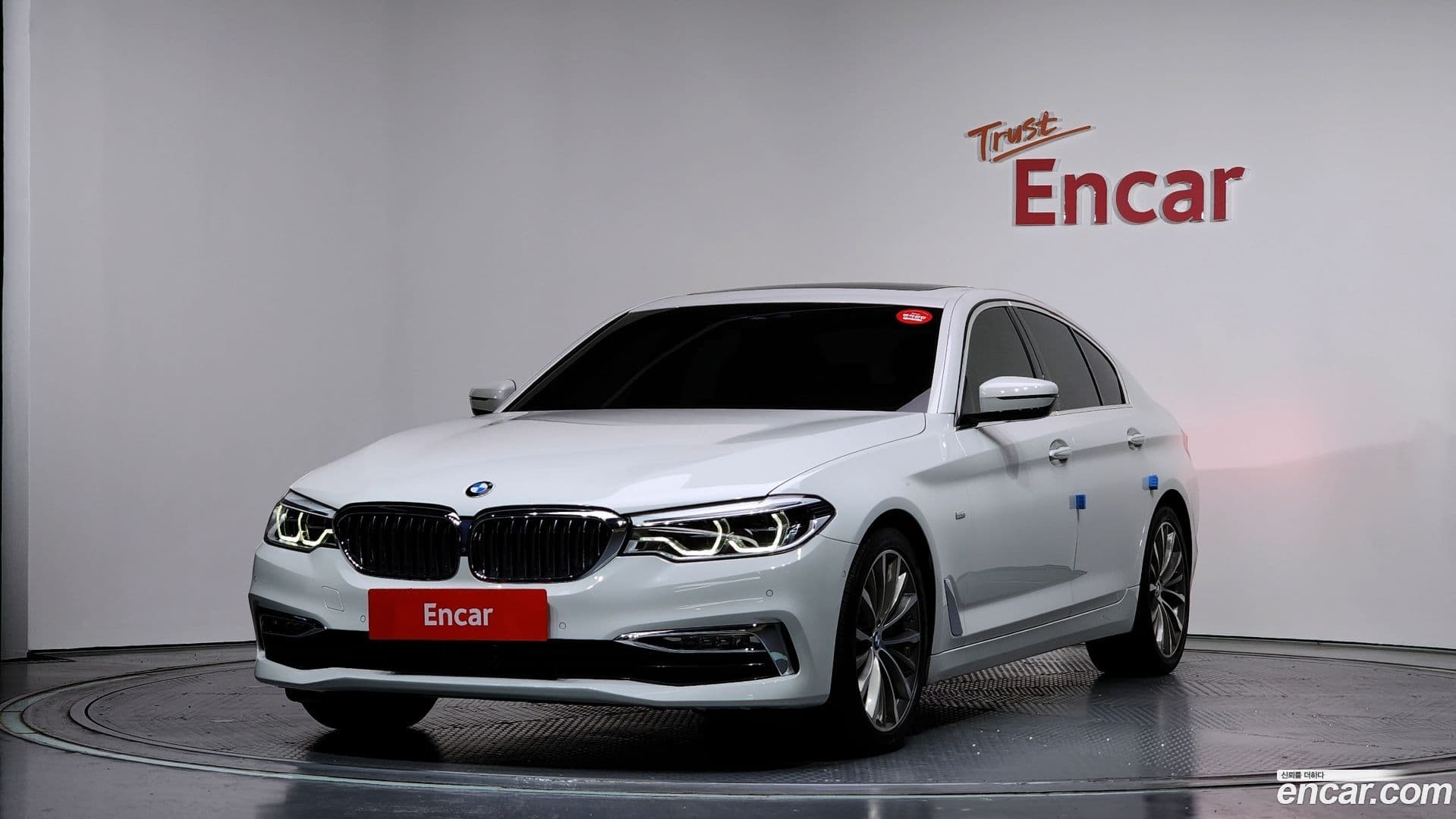 Main__Slider__Photo:5-Series BMW 2018.11-0