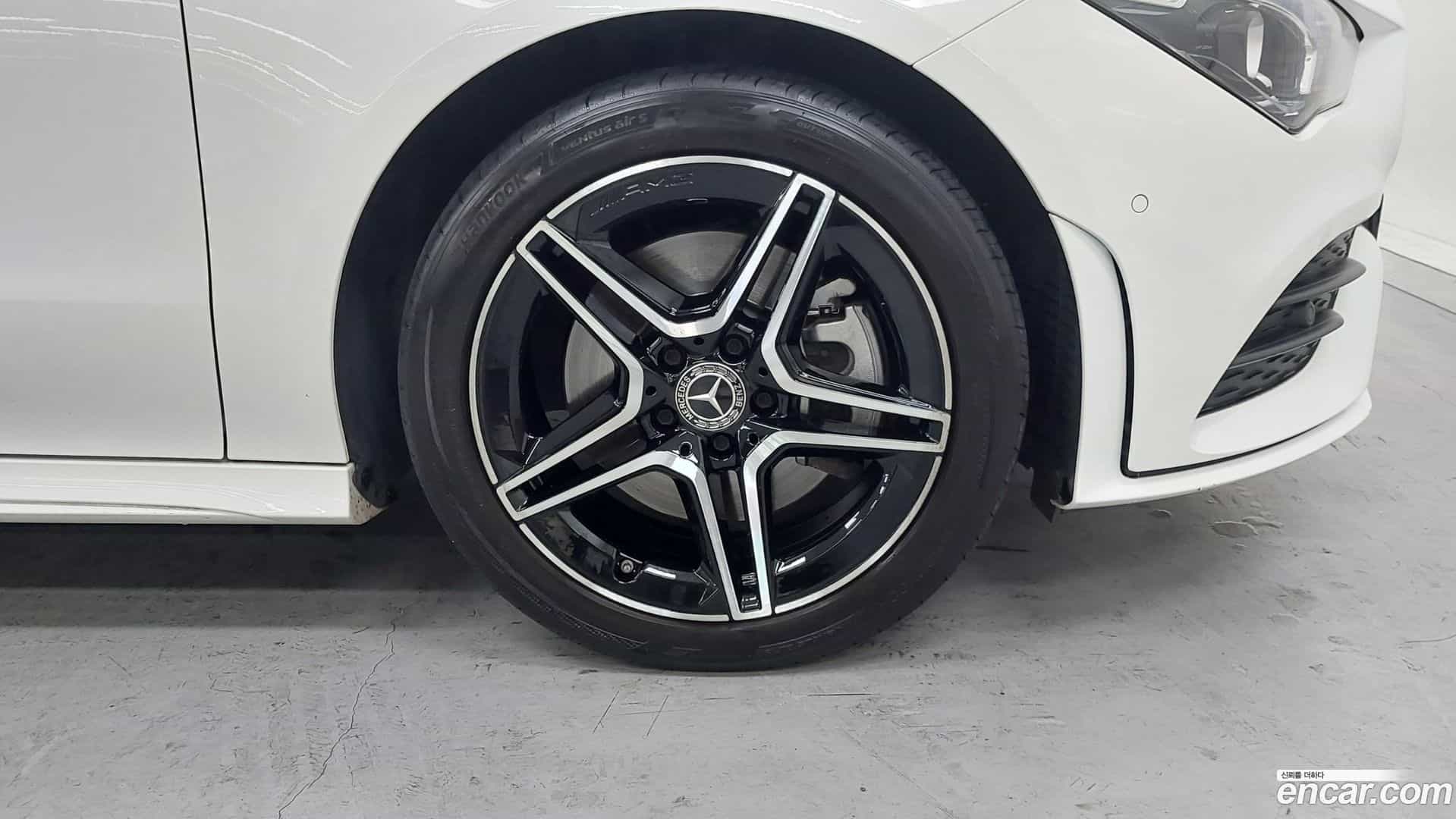 CLA-Class Mercedes-Benz 2023.0-OUTER-005