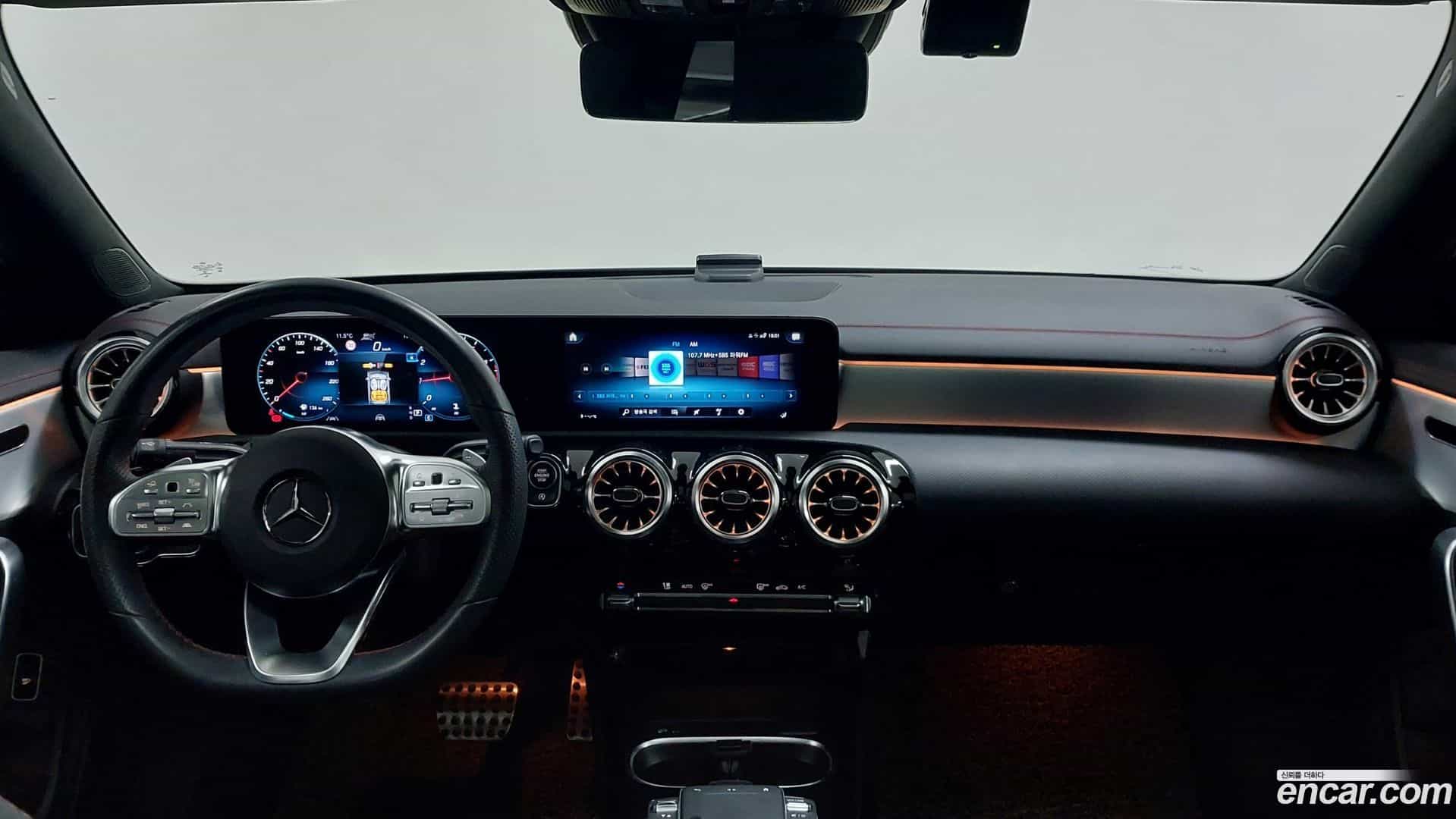 CLA-Class Mercedes-Benz 2023.0-INNER-007