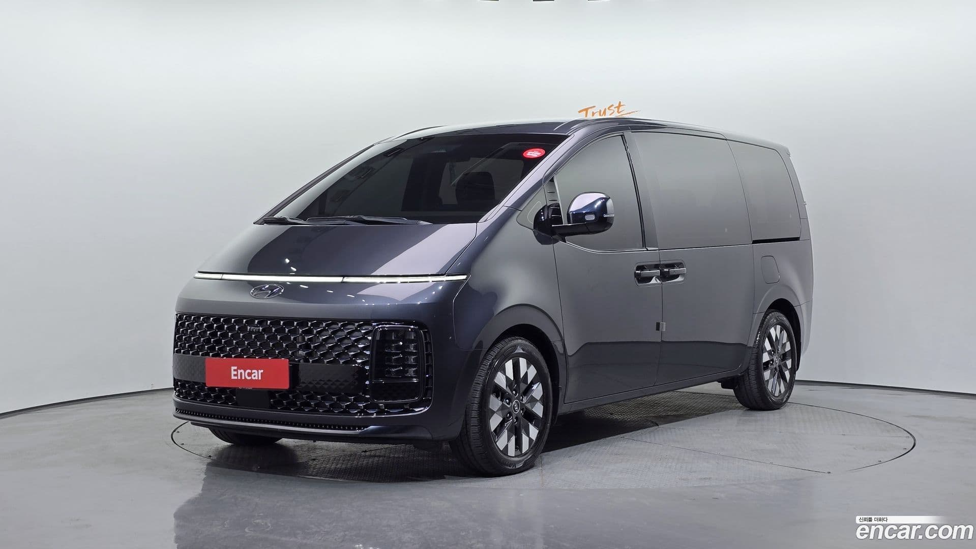 Main__Slider__Photo:Staria Hyundai 2022.8-0