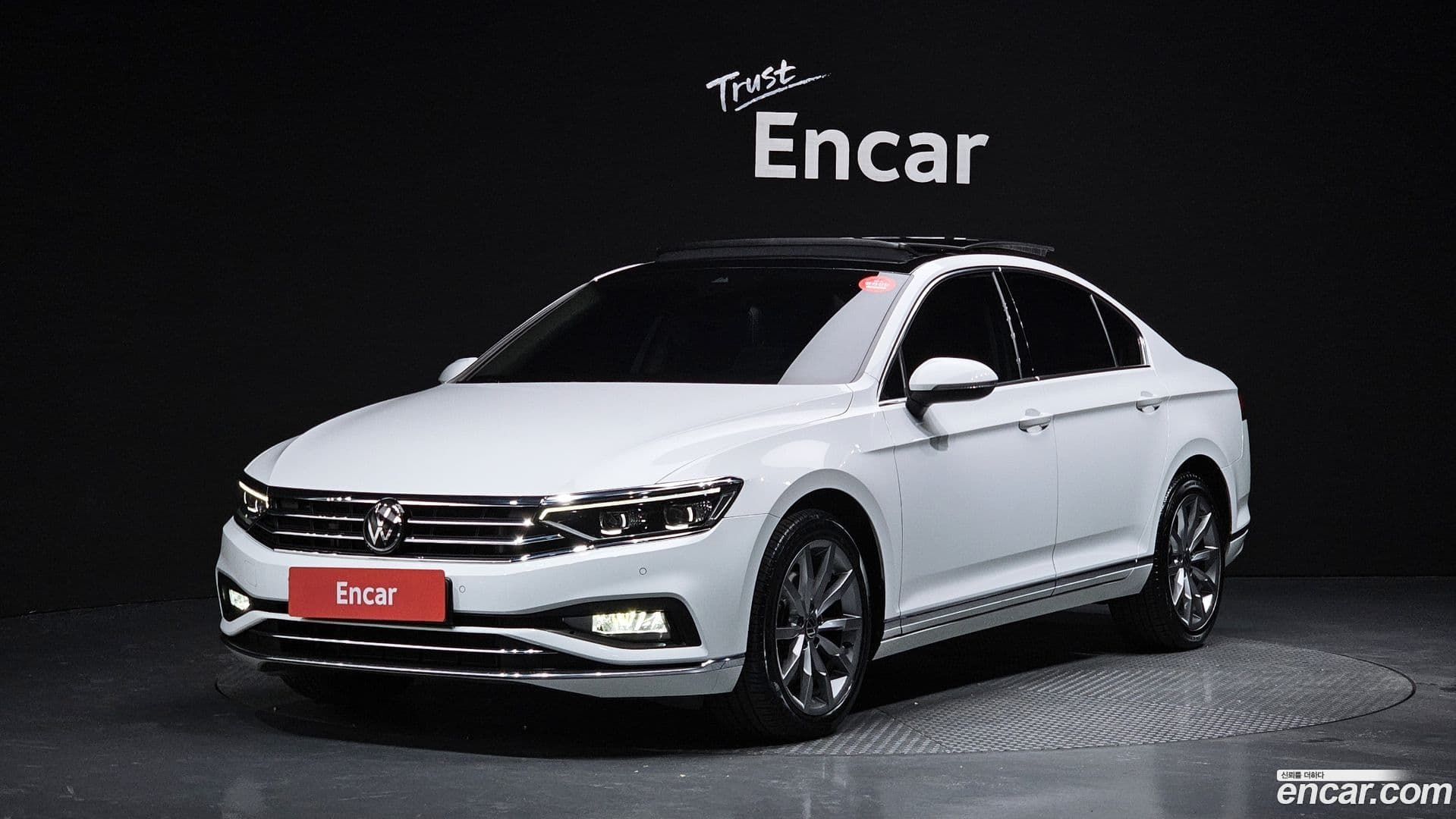 Main__Slider__Photo:Passat Volkswagen 2022.3-0
