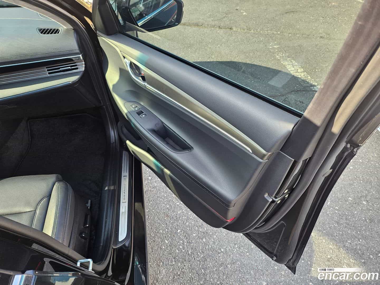 Grandeur Hyundai 2022.5-OPTION-024