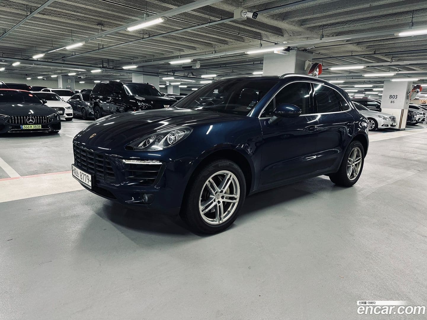 Main__Slider__Photo:Macan Porsche 2014.9-0