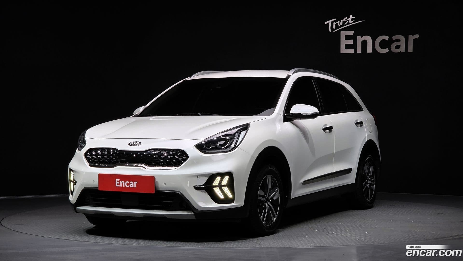 Main__Slider__Photo:Niro Kia 2019.7-0