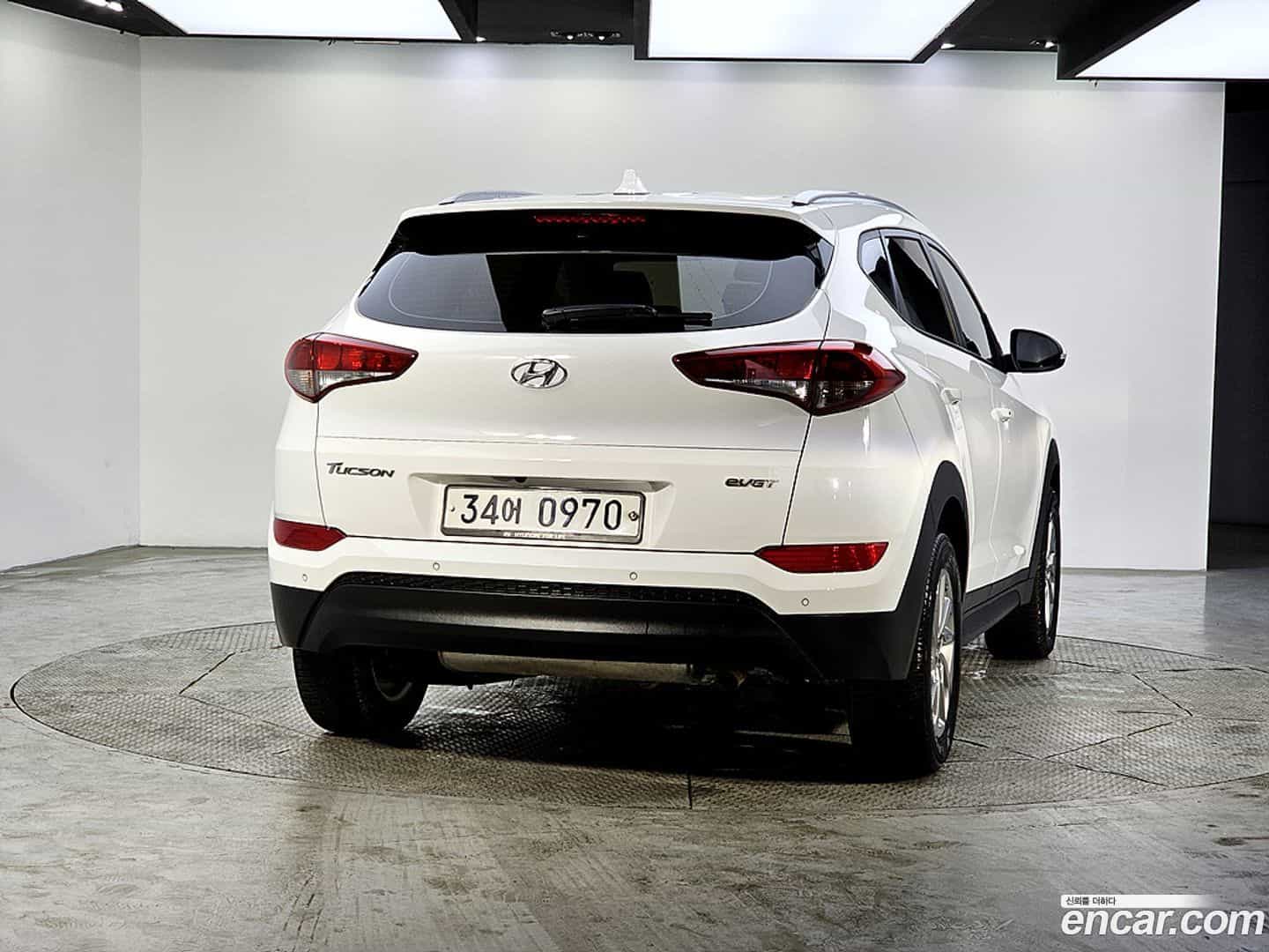 Tucson Hyundai 2016.1-OUTER-004