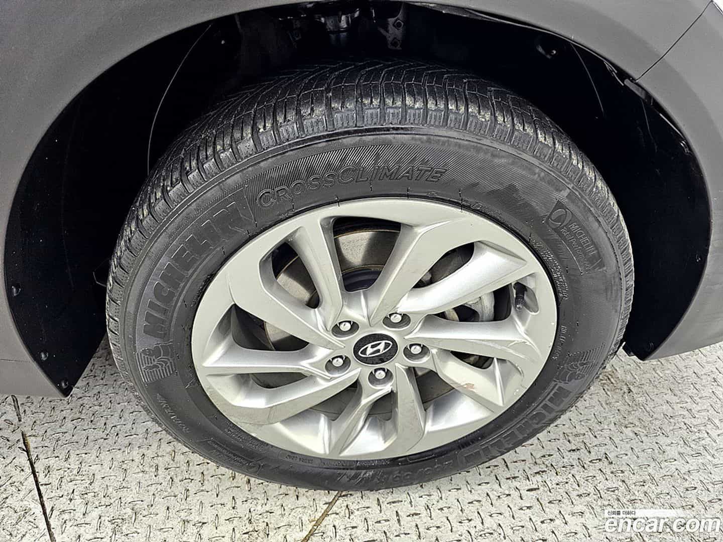 Tucson Hyundai 2016.1-OUTER-005