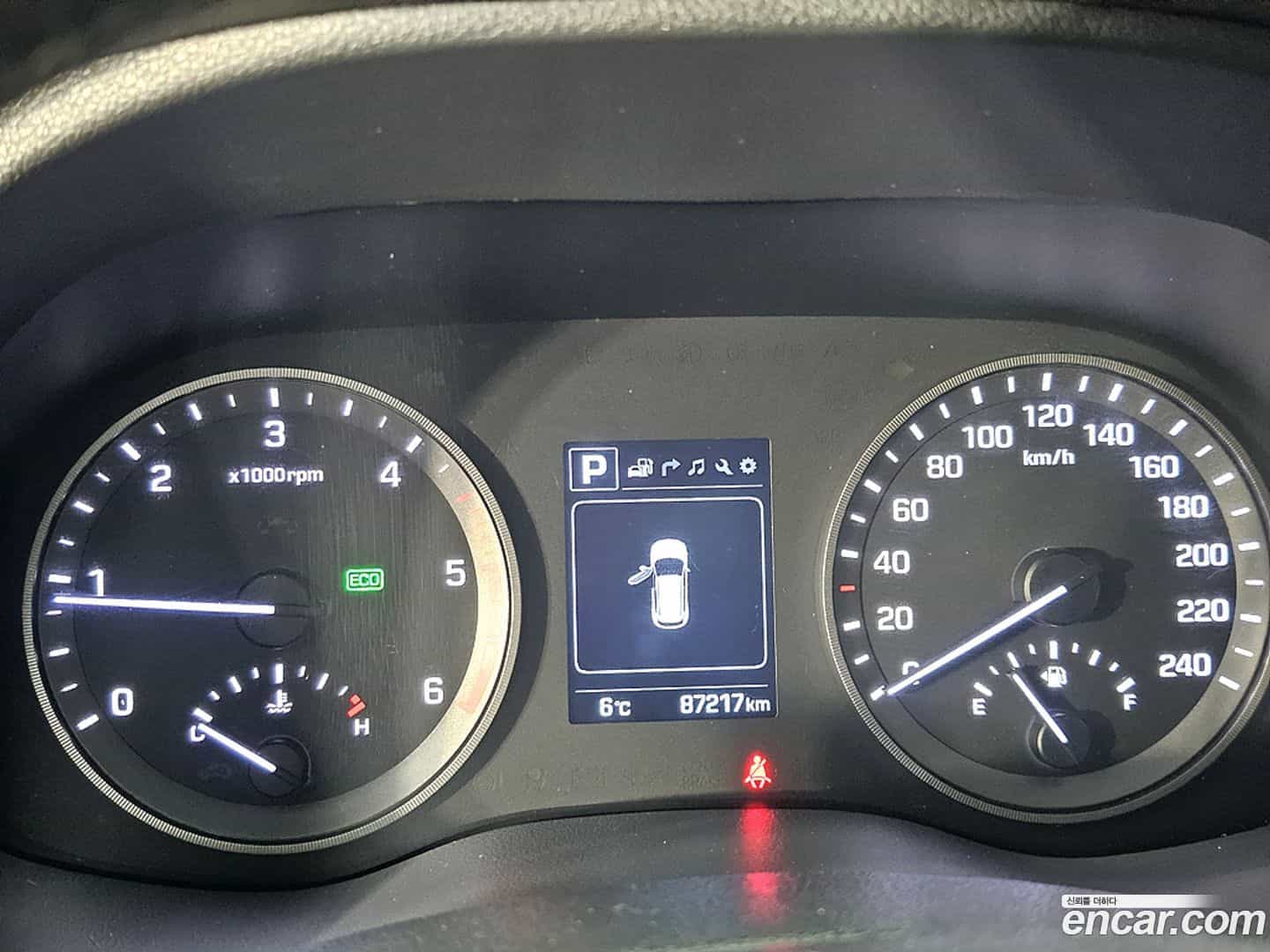 Tucson Hyundai 2016.1-INNER-008