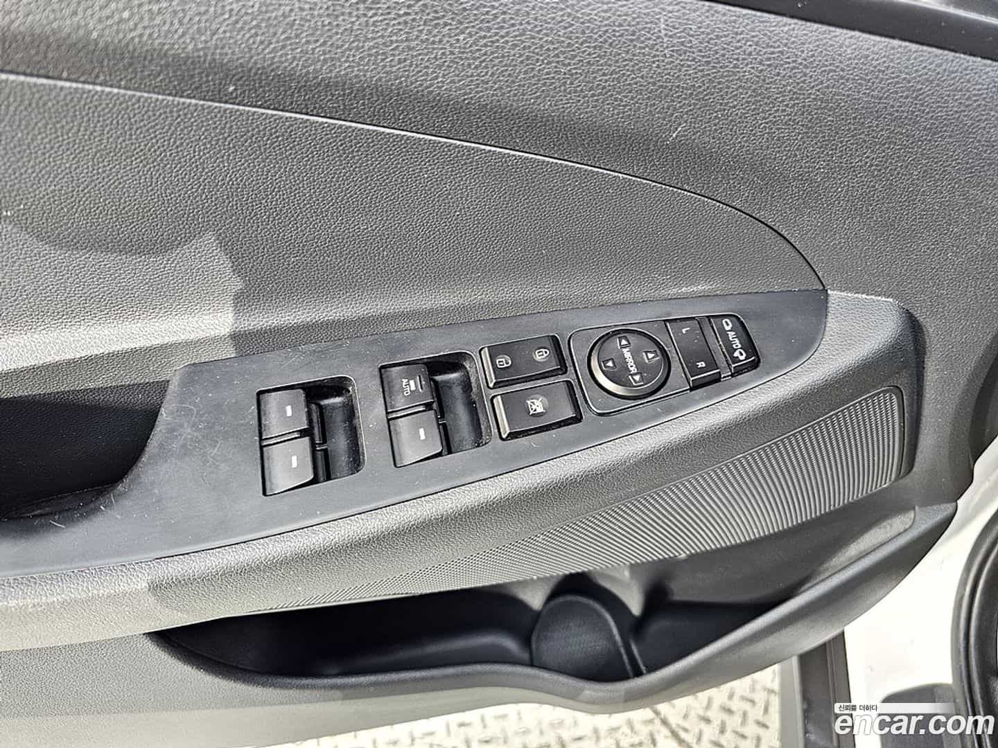 Tucson Hyundai 2016.1-OPTION-017