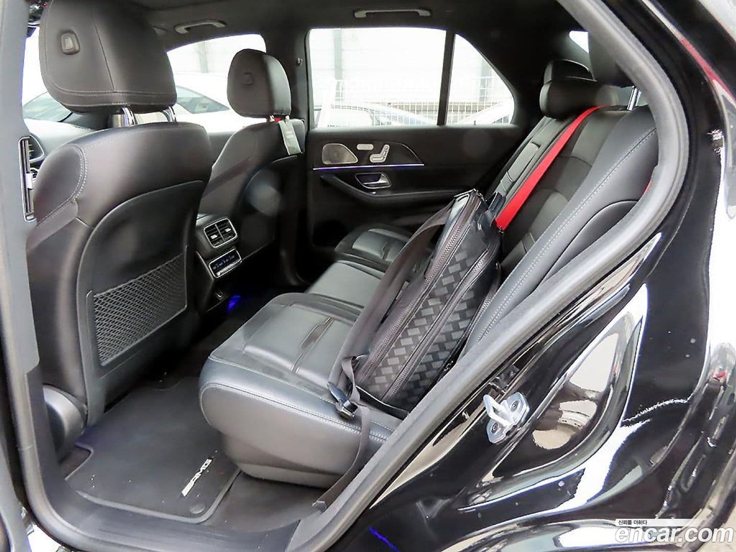 Main__Slider__Photo:GLE-Class Mercedes-Benz 2022.2-5
