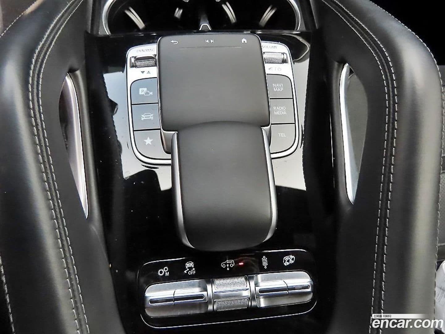 Main__Slider__Photo:GLE-Class Mercedes-Benz 2022.2-11