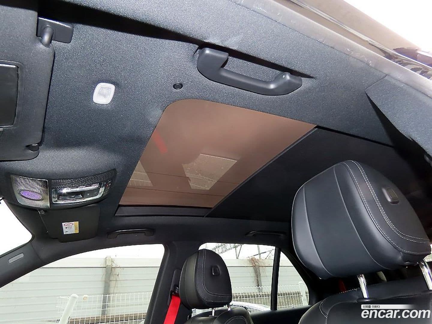 Main__Slider__Photo:GLE-Class Mercedes-Benz 2022.2-14