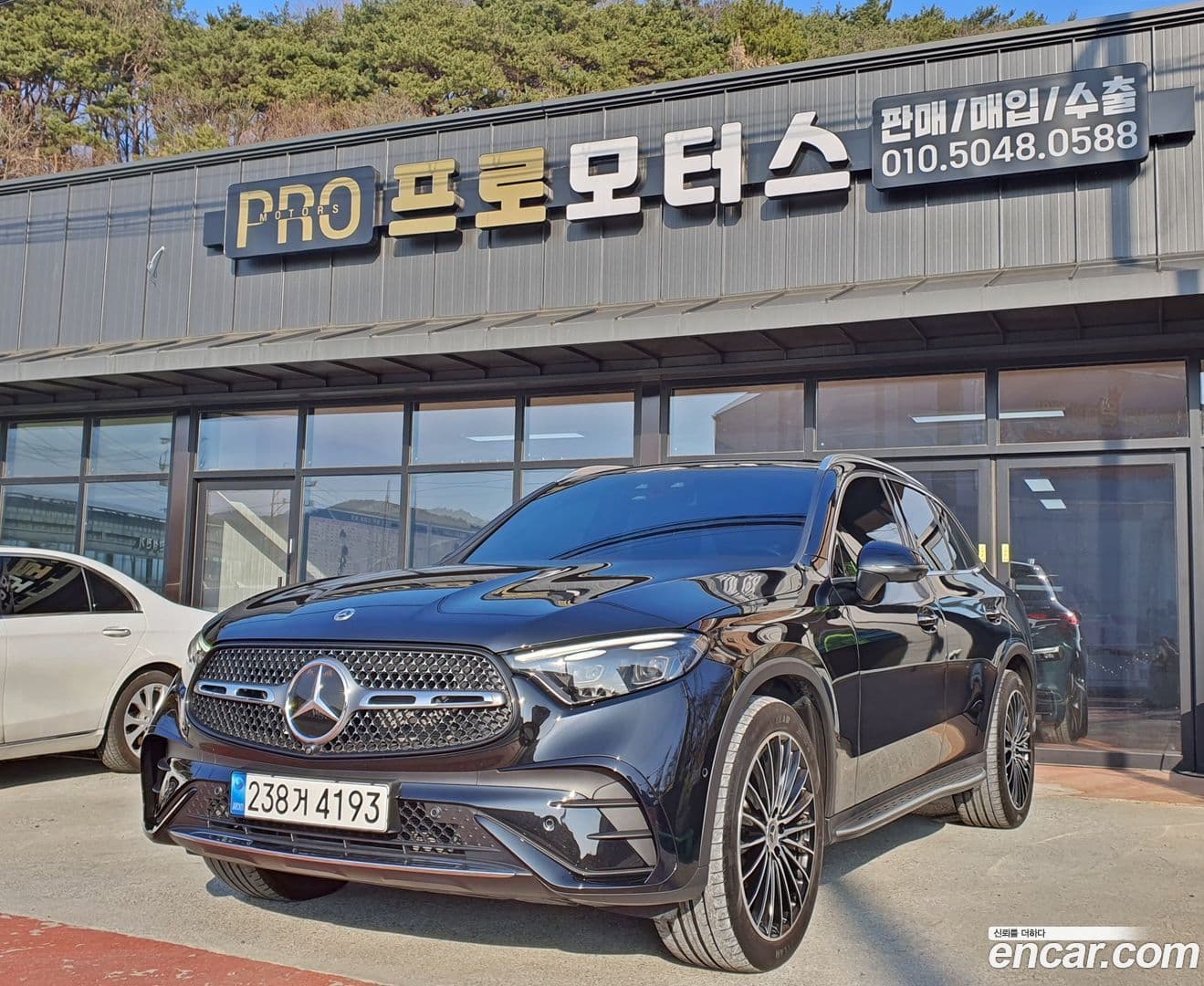 Main__Slider__Photo:GLC-Class Mercedes-Benz 2023.7-0