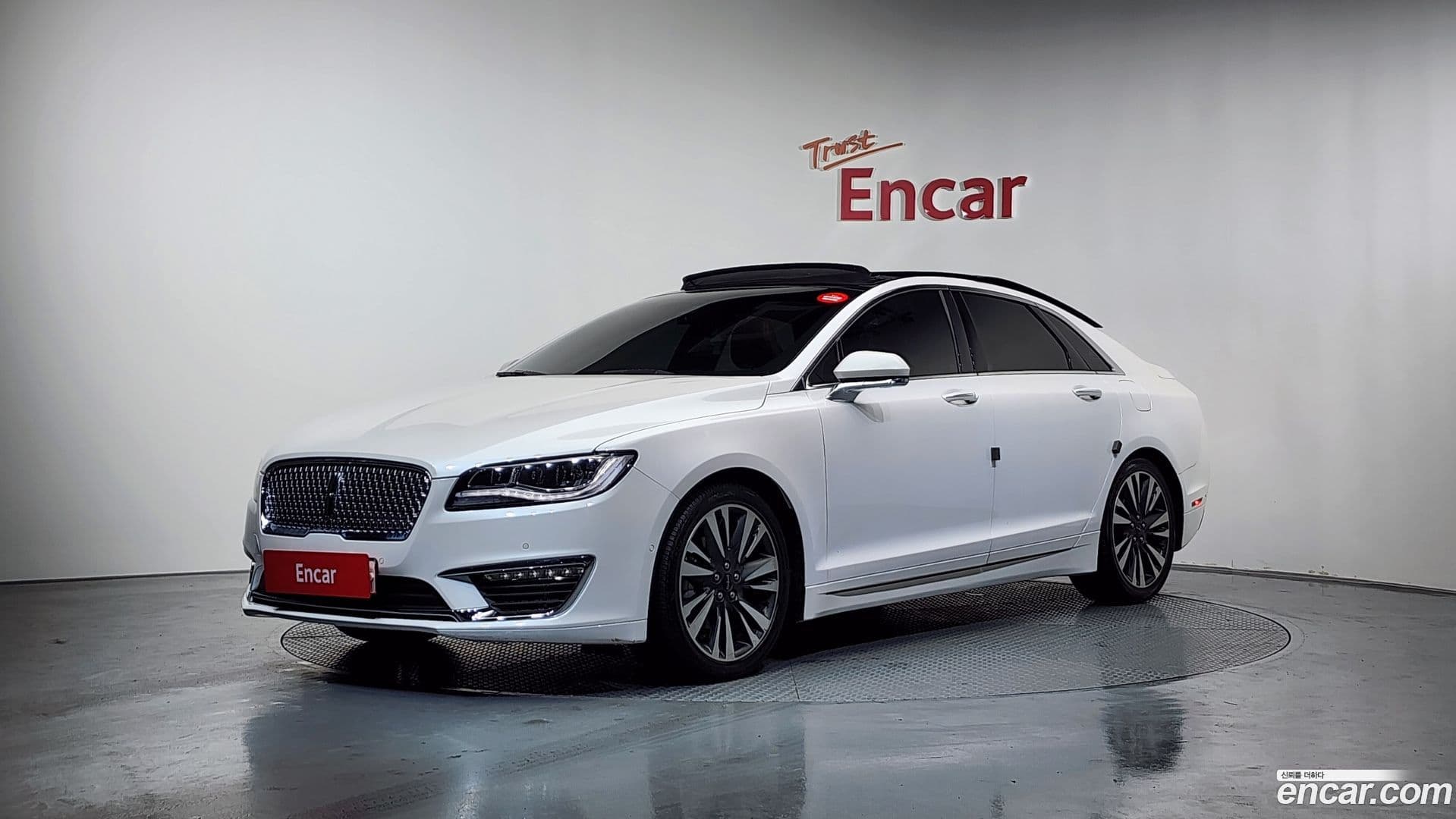 Main__Slider__Photo:MKZ Lincoln 2019.3-0
