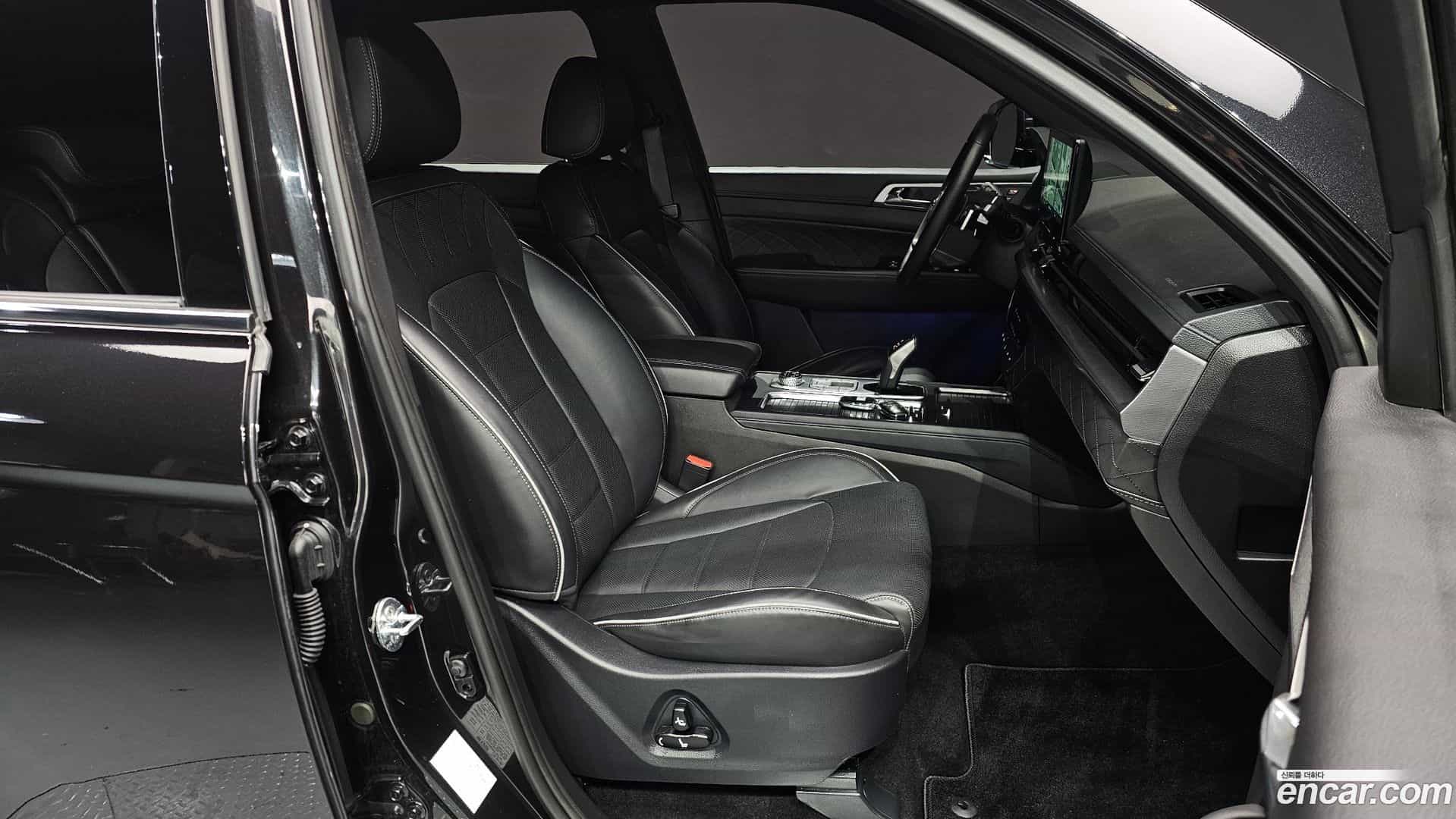 Rexton KG Mobility 2023.7-INNER-010