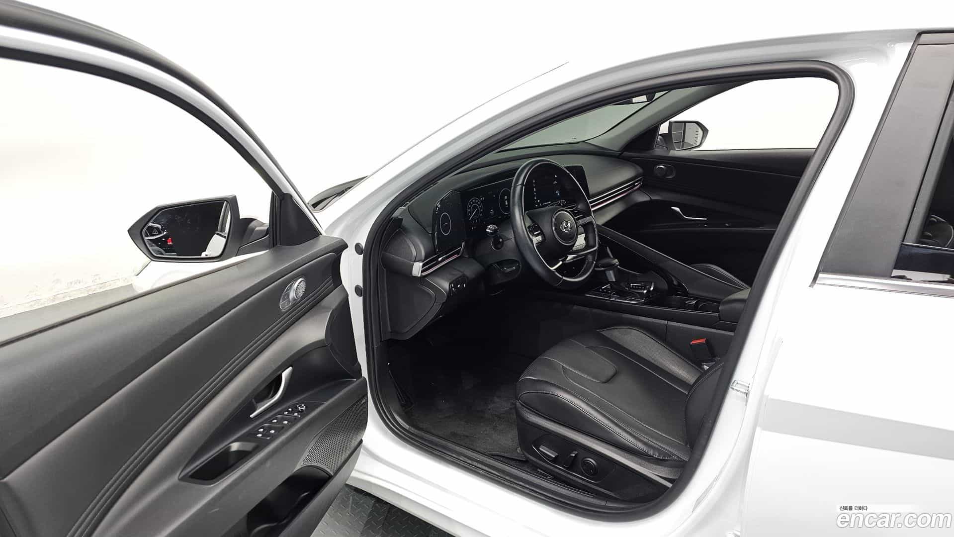 AVANTE Hyundai 2022.11-OPTION-015