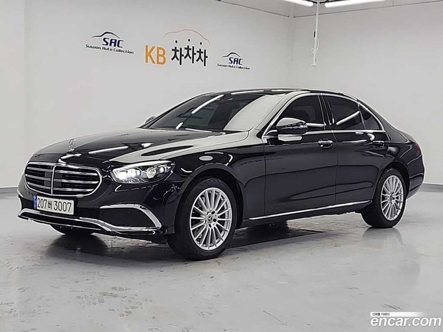 Main__Slider__Photo:E-Class Mercedes-Benz 2021.7-0