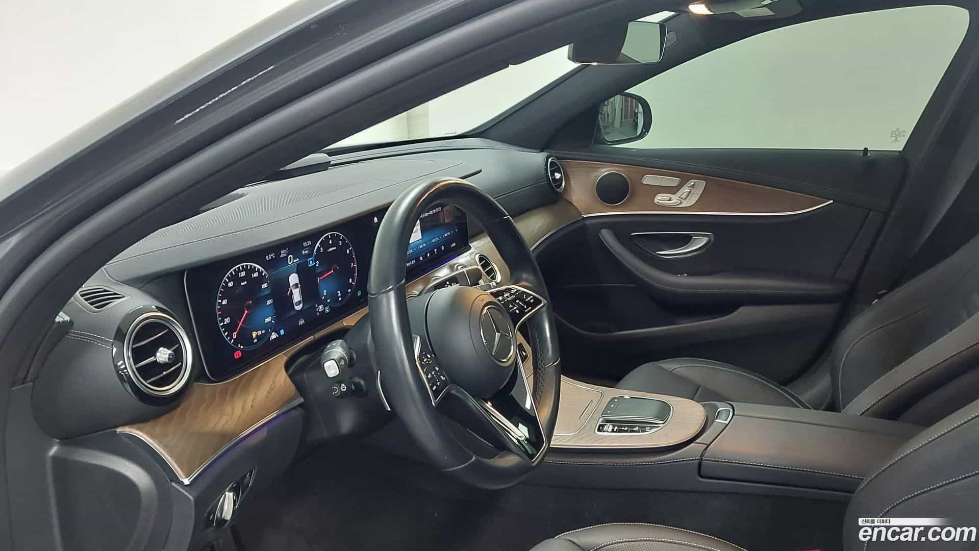 E-Class Mercedes-Benz 2020.11-INNER-009