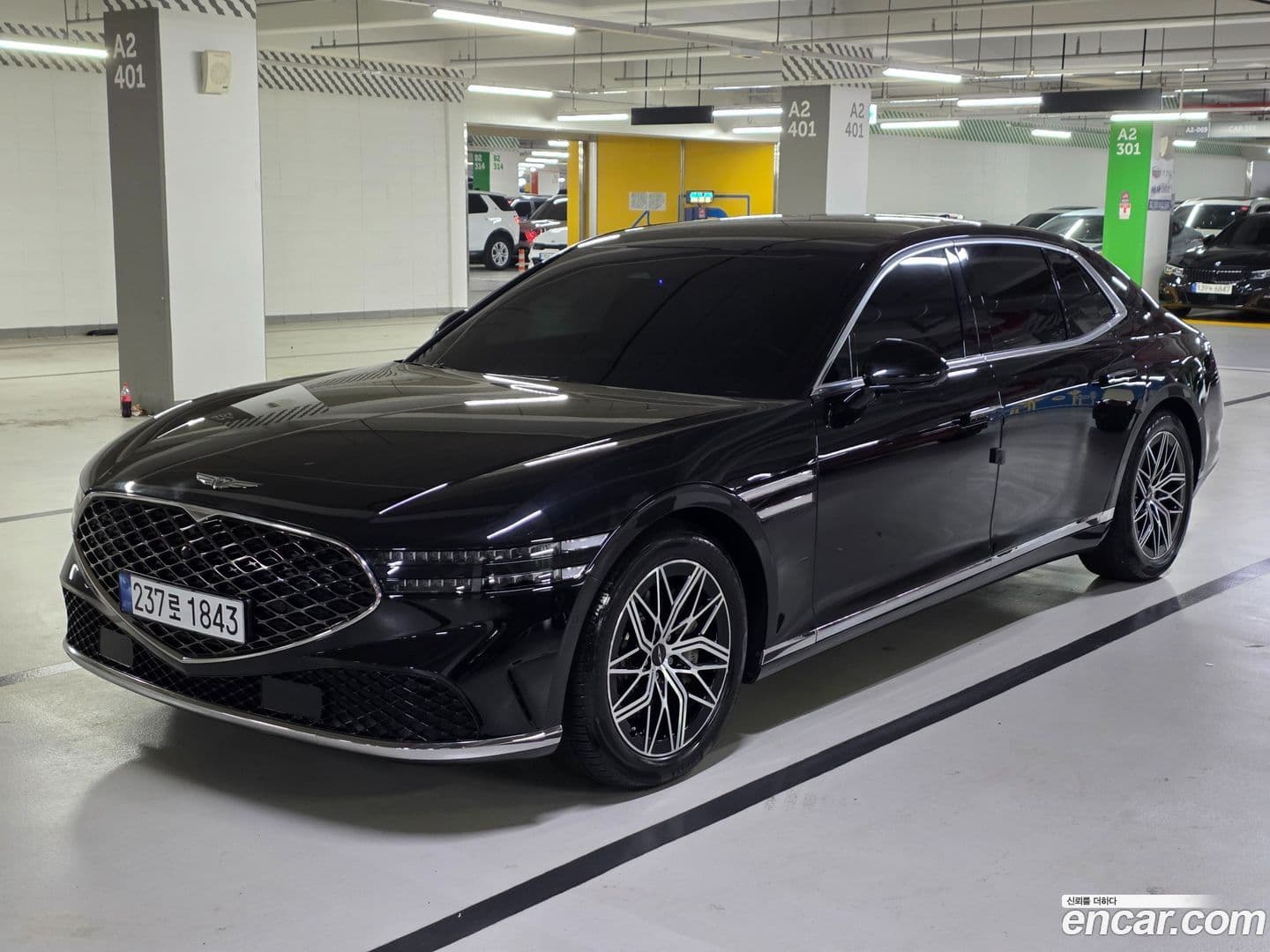 Main__Slider__Photo:G90 Genesis 2023.6-0