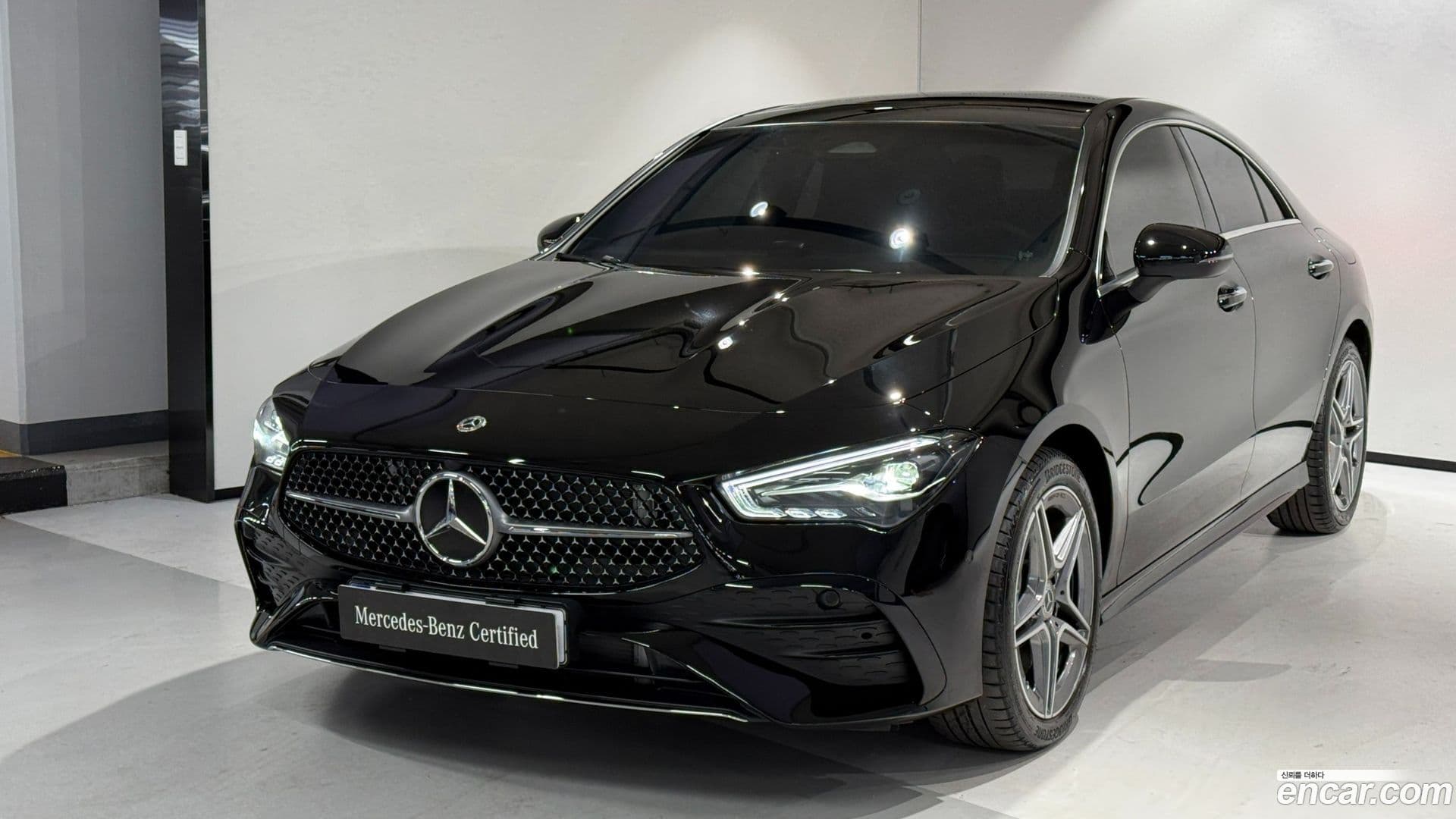 Main__Slider__Photo:CLA-Class Mercedes-Benz 2025.5-0