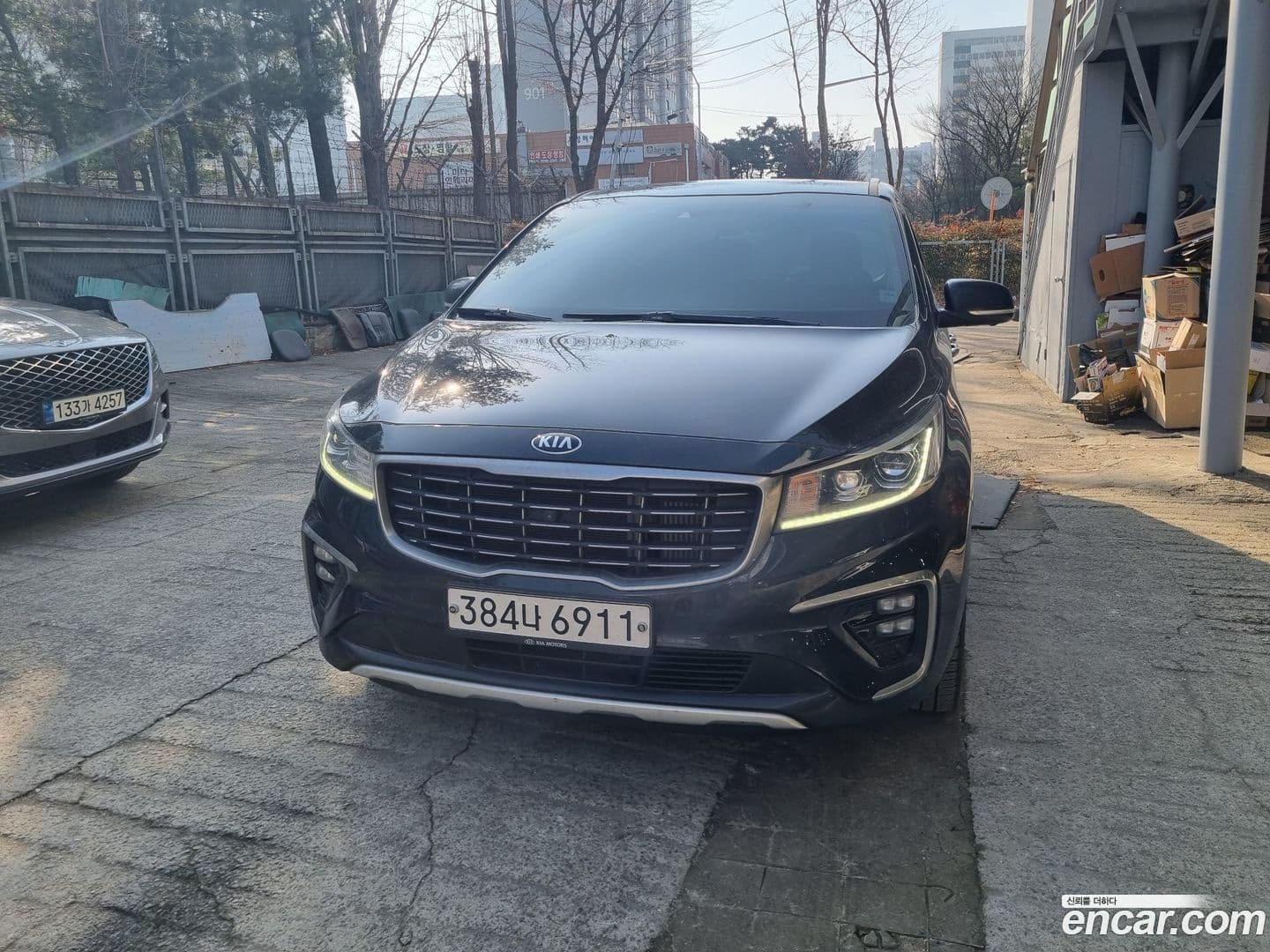 Main__Slider__Photo:Canival Kia 2019.4-0