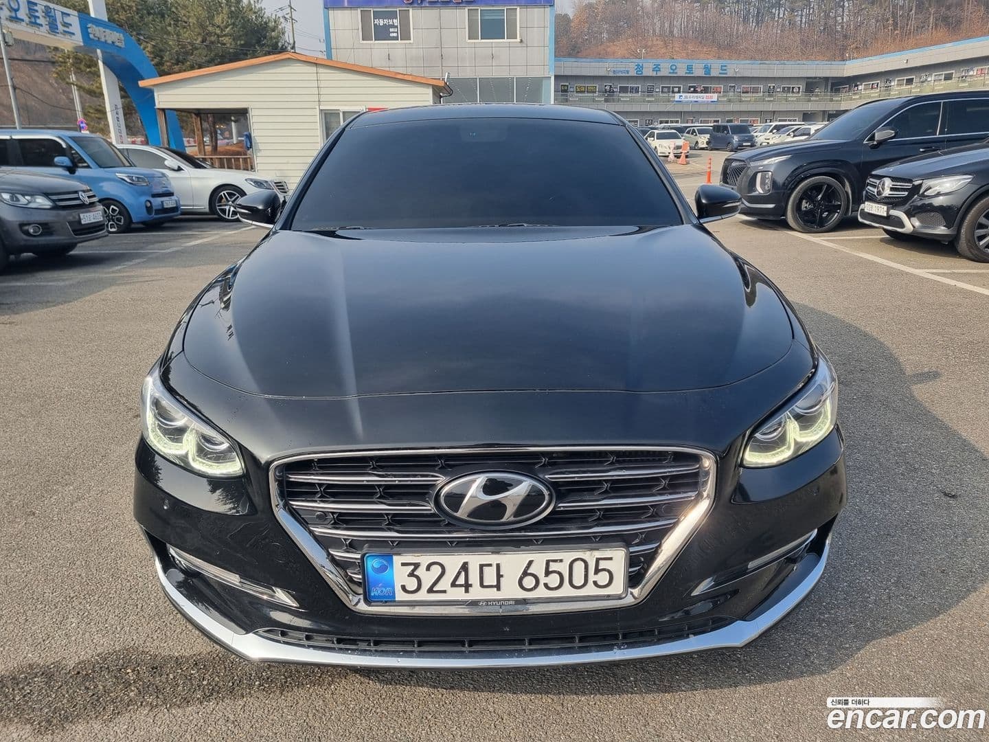 Main__Slider__Photo:Grandeur Hyundai 2018.3-0