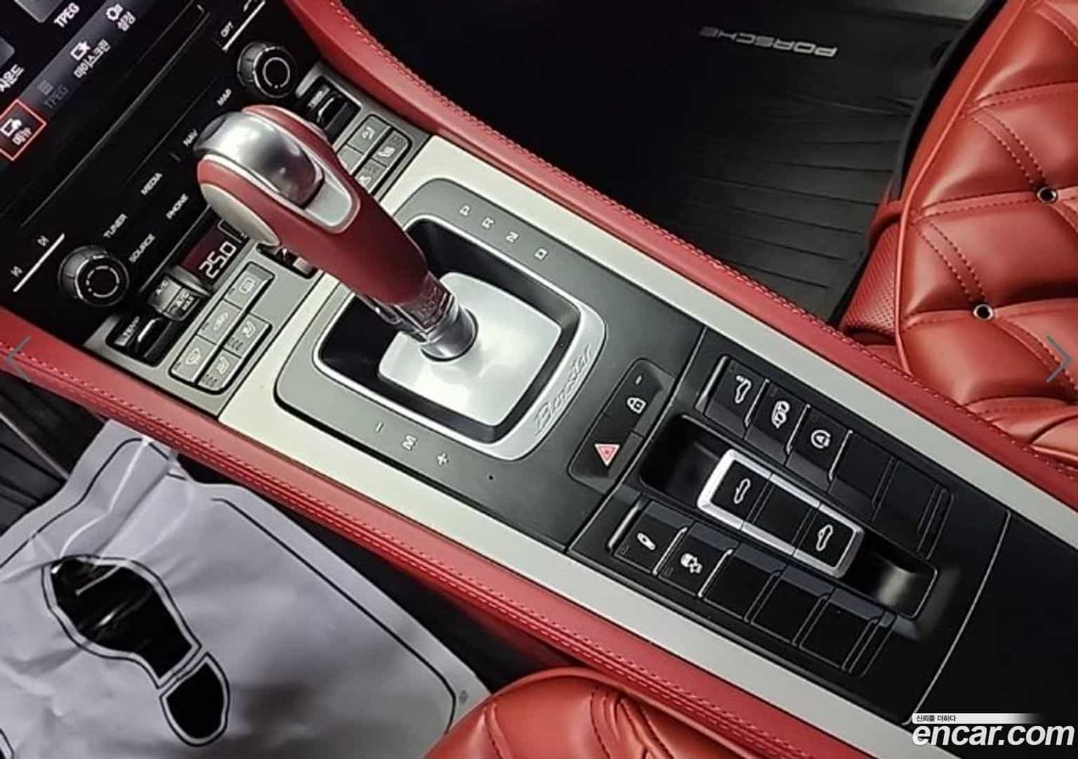718 Porsche 2022.1-INNER-008
